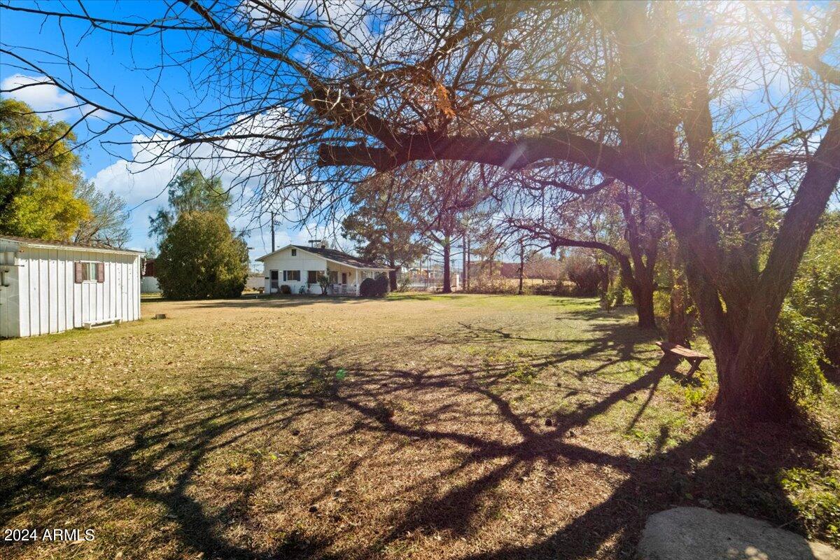 8507 E Hazelwood Street Property Photo 18