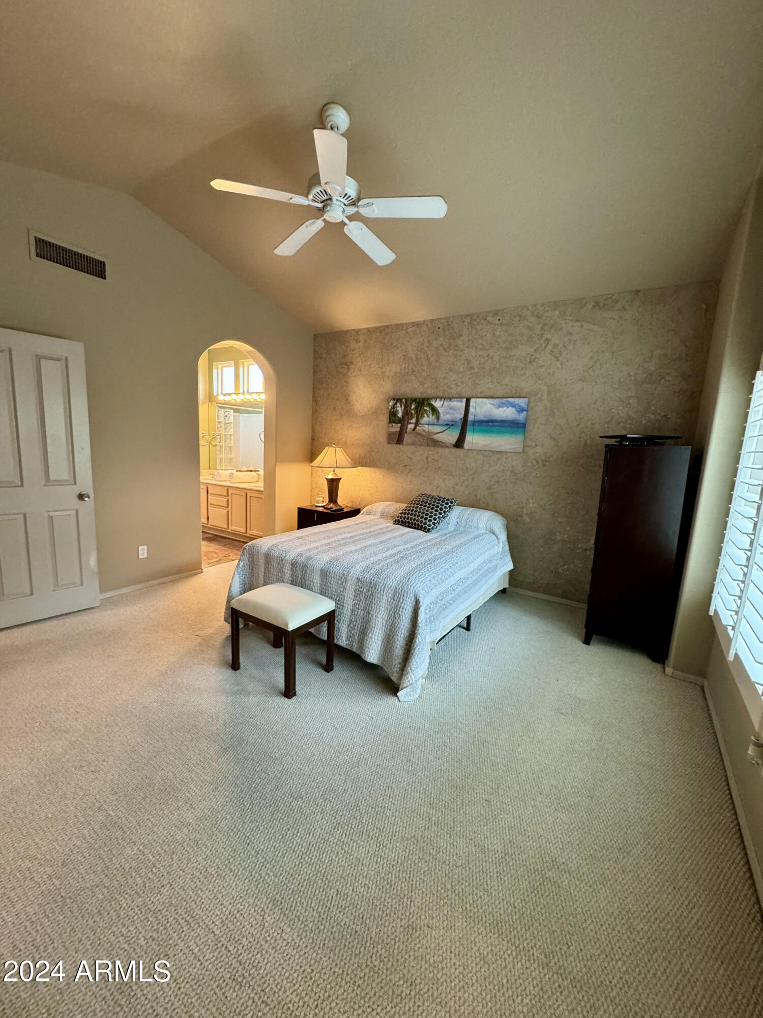 1134 E Amberwood Drive Property Photo 8