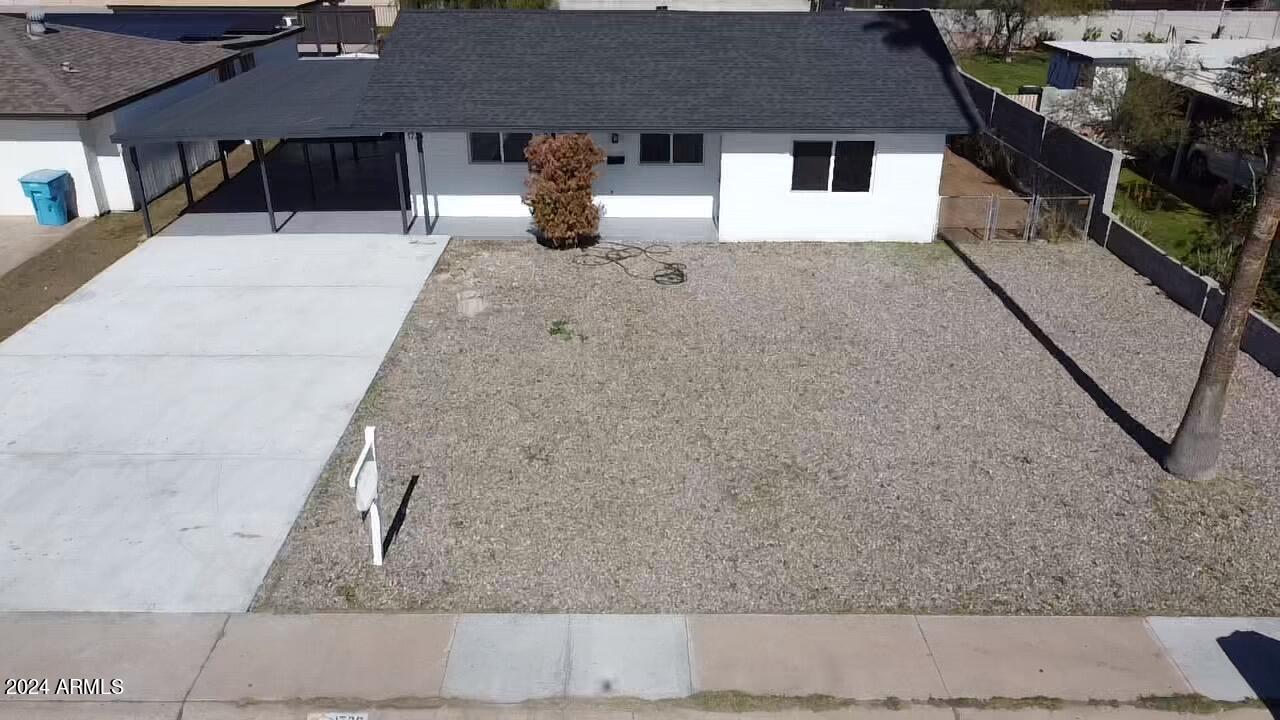 1736 W Indianola Avenue Property Photo 2