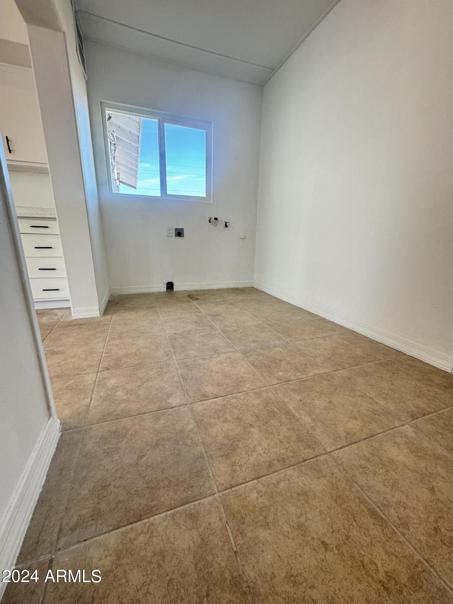 1736 W Indianola Avenue Property Photo 7