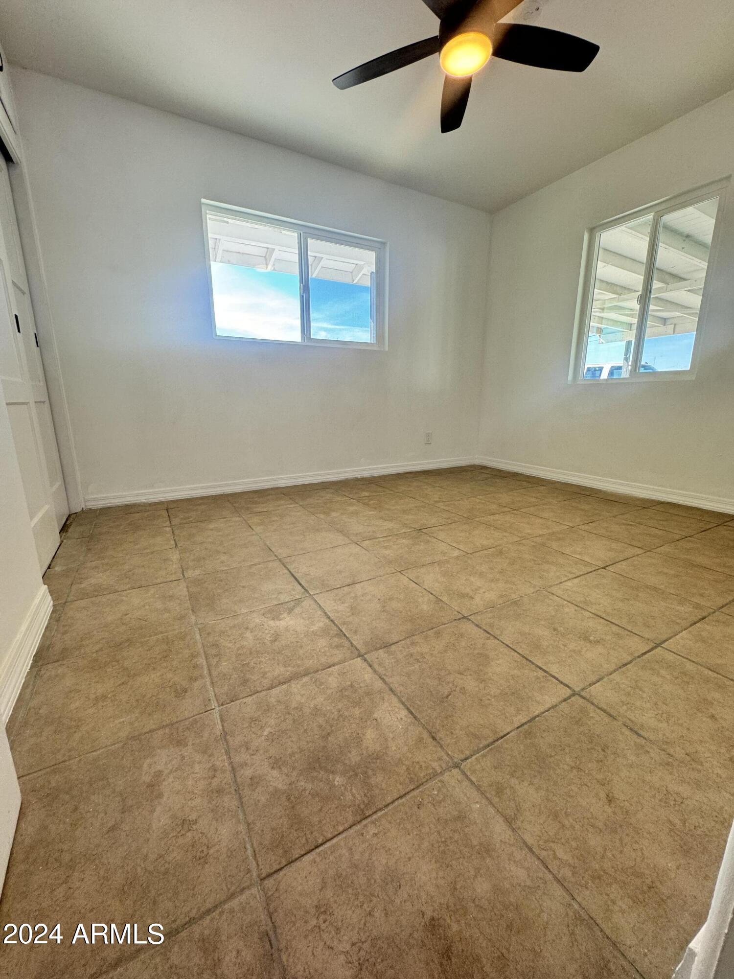 1736 W Indianola Avenue Property Photo 10
