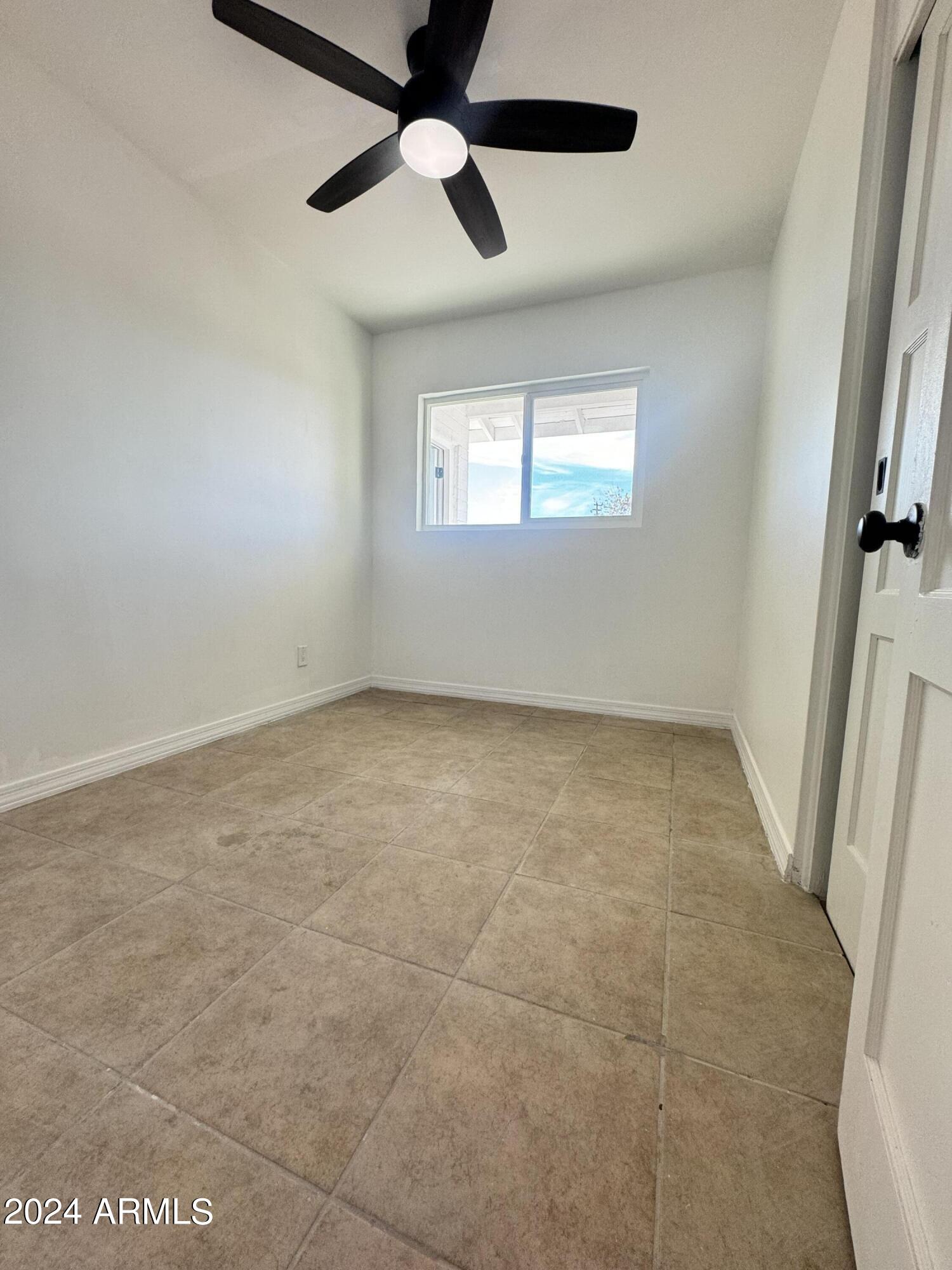 1736 W Indianola Avenue Property Photo 12