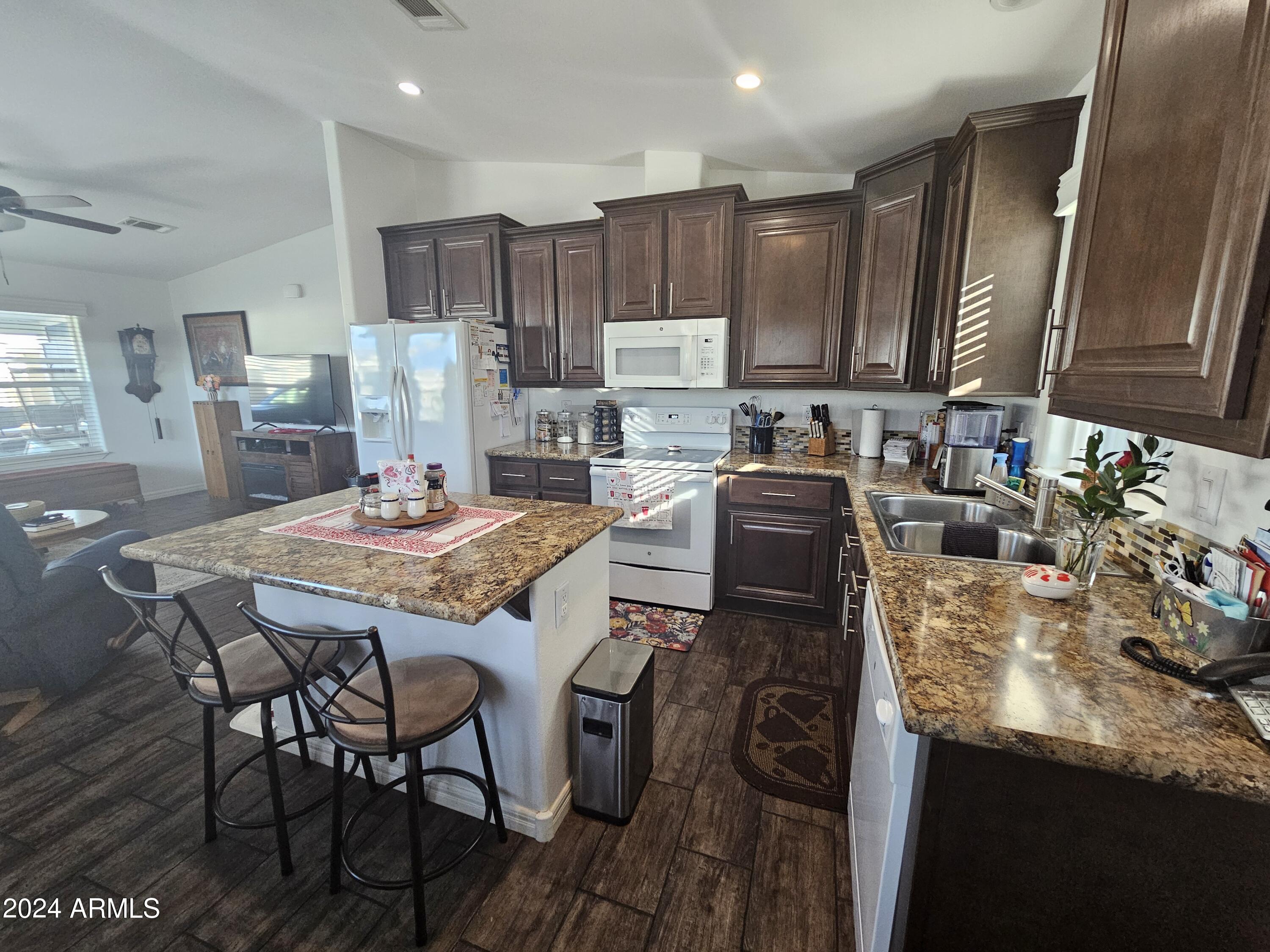 650 N Hawes Road Property Photo 2