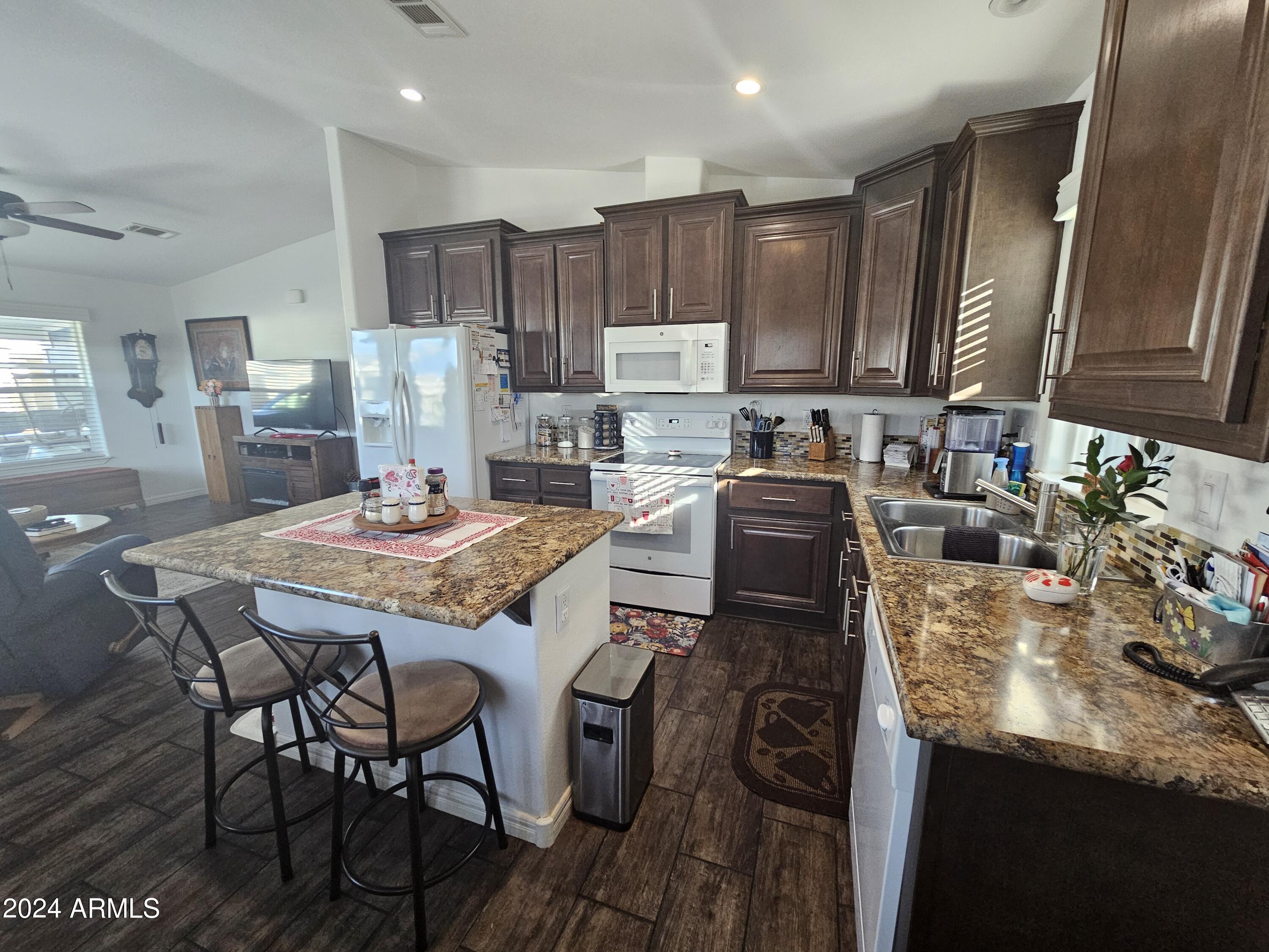 650 N Hawes Road Property Photo 16