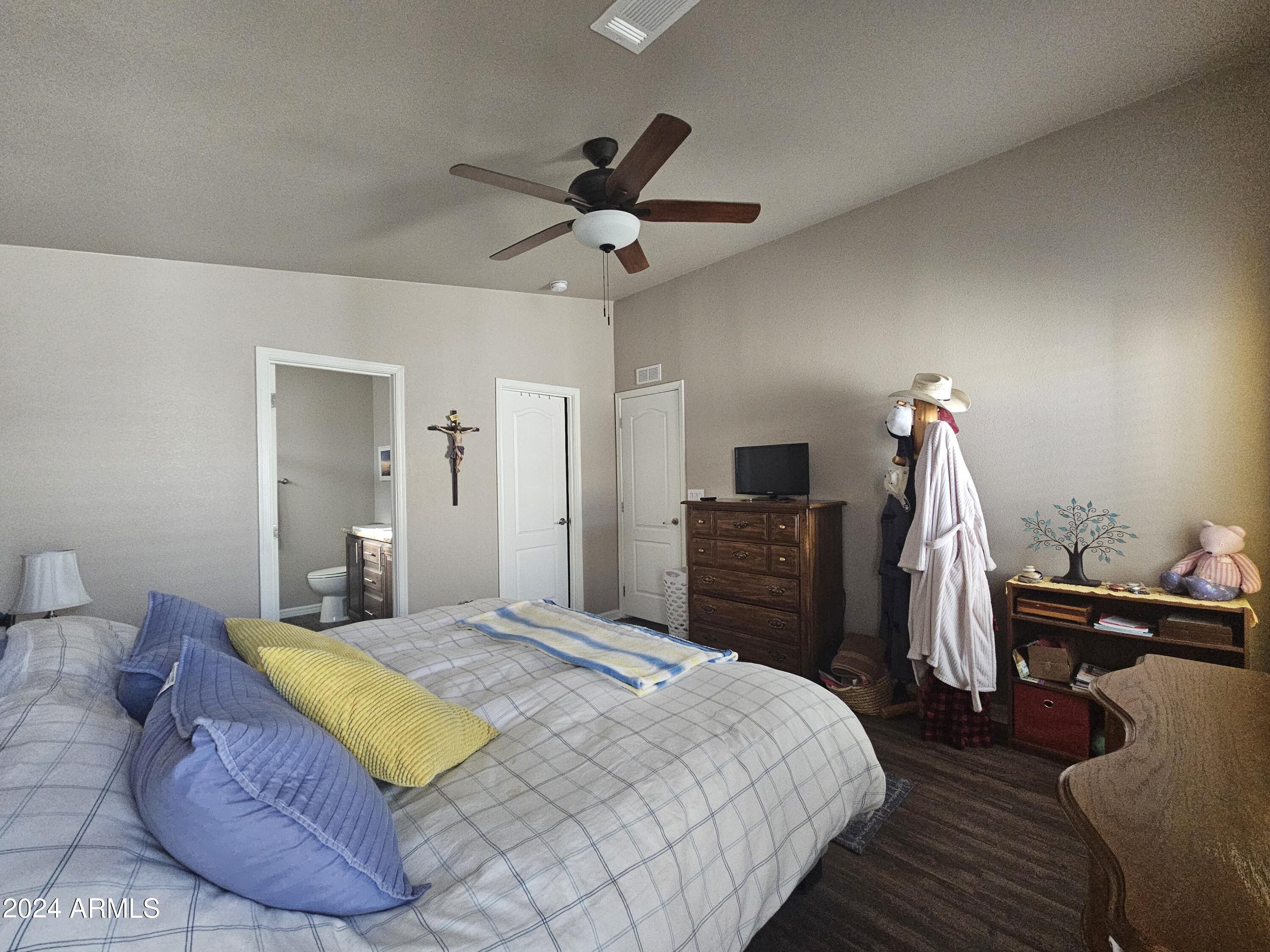 650 N Hawes Road Property Photo 25