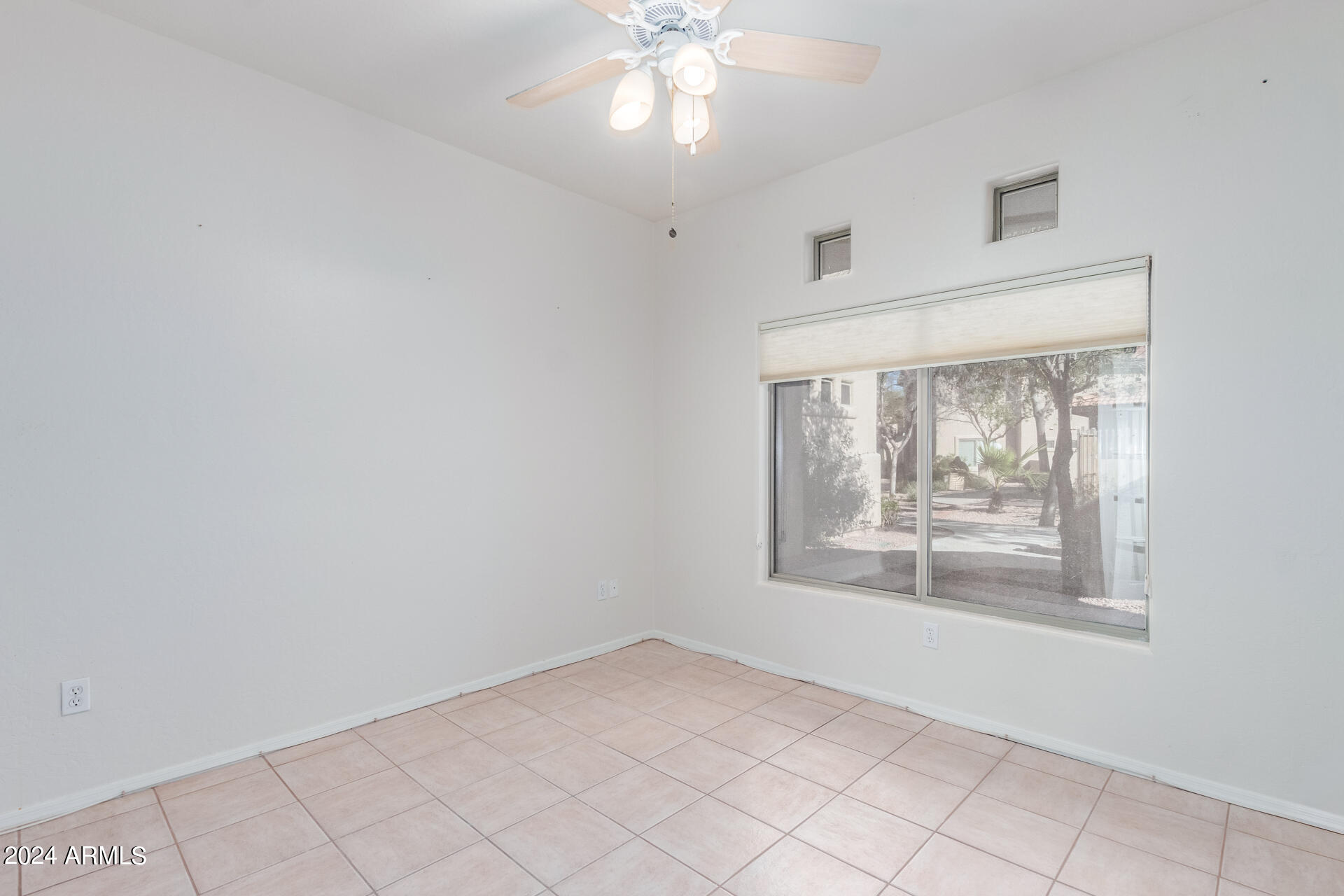 1351 N Pleasant Drive Property Photo 8