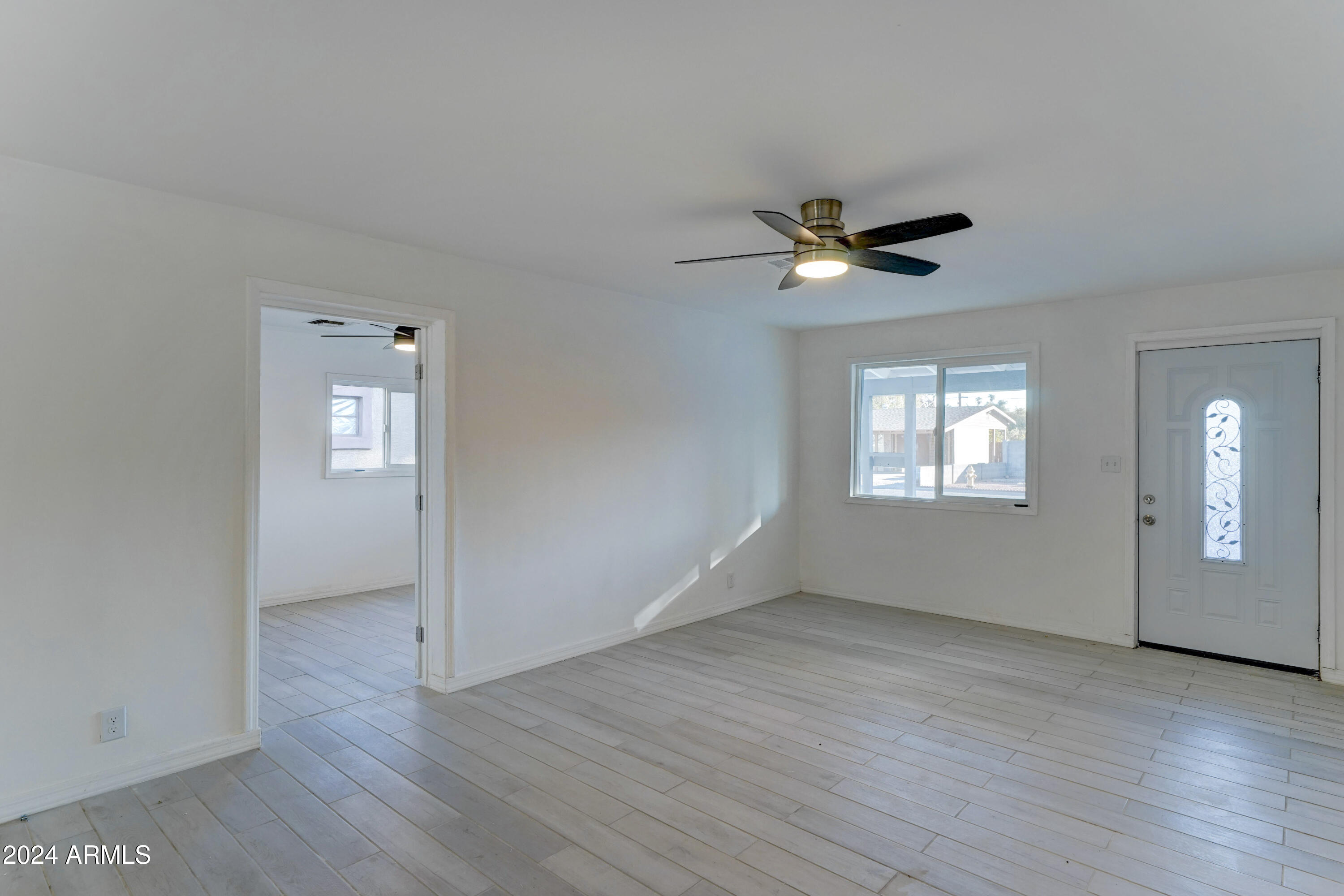 4522 N 14th Avenue Property Photo 5