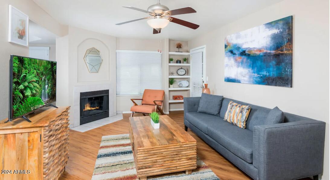 4215 N Drinkwater Boulevard Property Photo 2