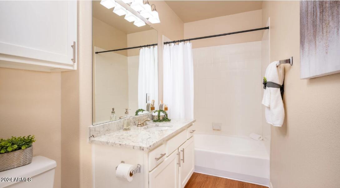 5120 E Hampton Avenue Property Photo 8