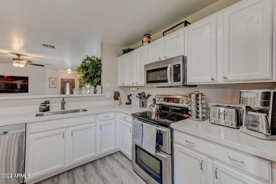 2477 E Meadow Land Drive Property Photo 2