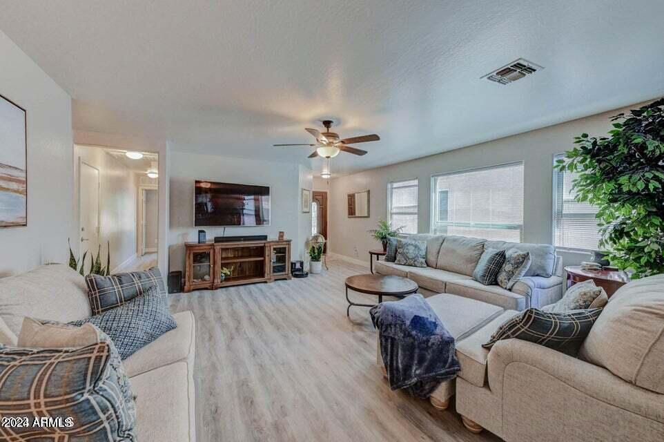 2477 E Meadow Land Drive Property Photo 8