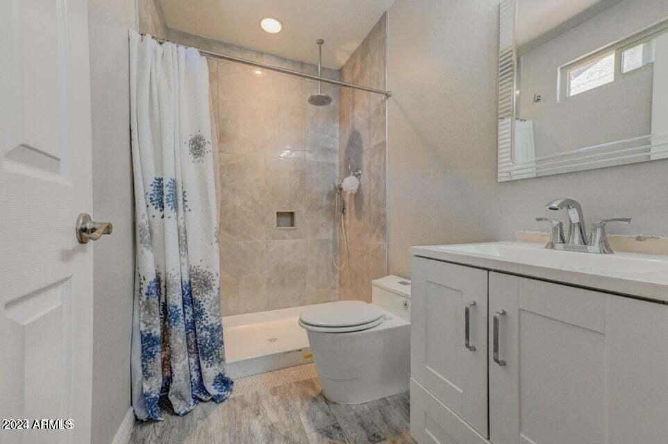 2477 E Meadow Land Drive Property Photo 10