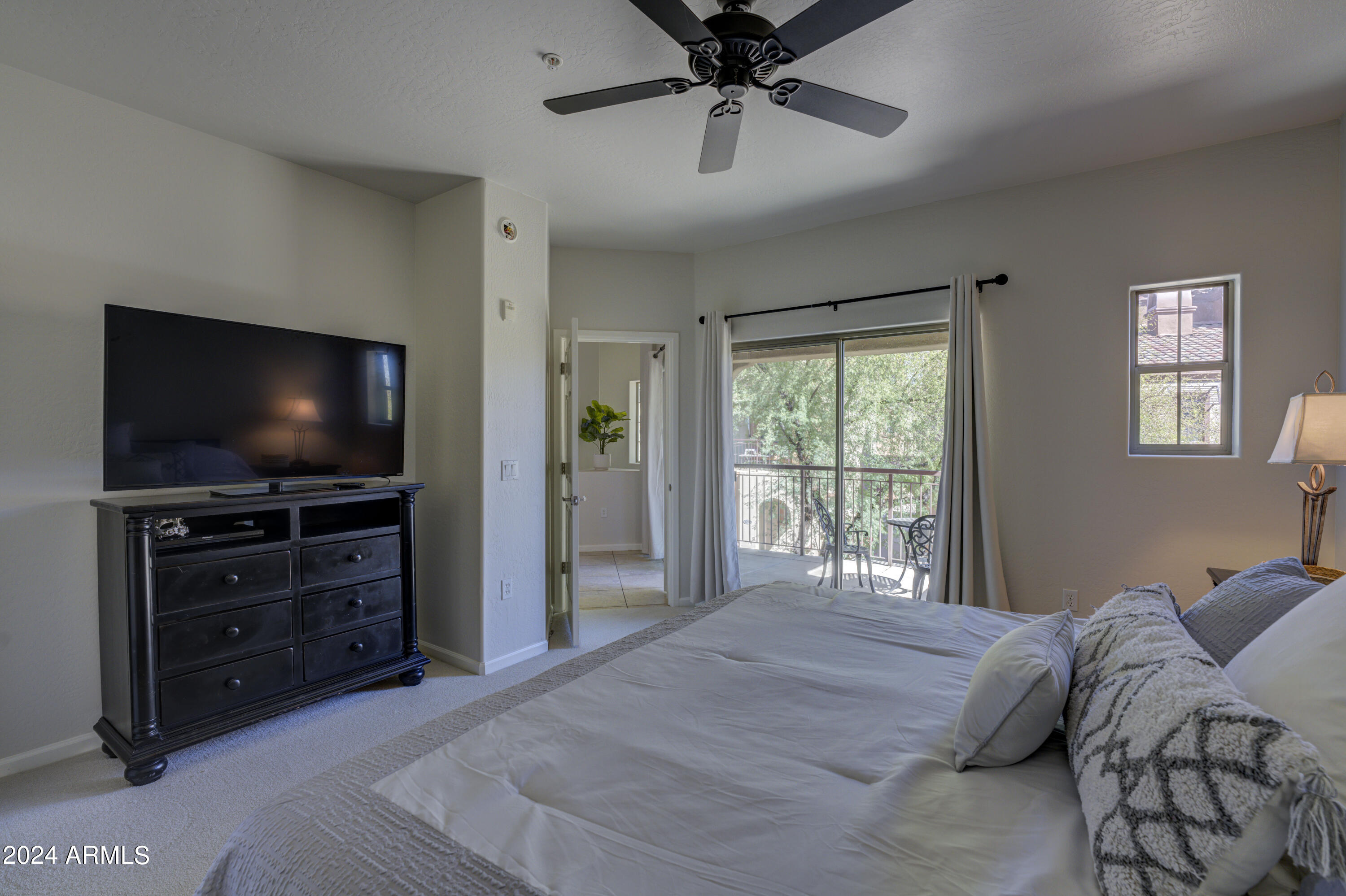 3935 E Rough Rider Road Property Photo 19