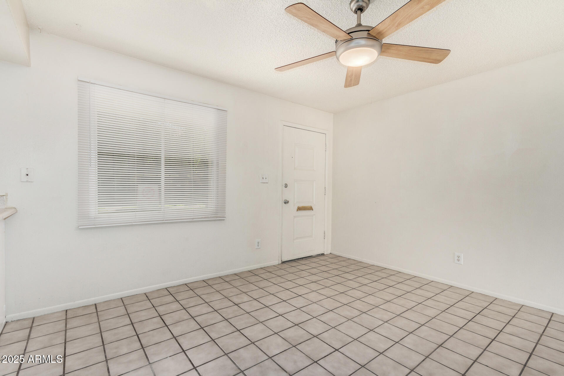 1673 W Hazelwood Street Property Photo 7