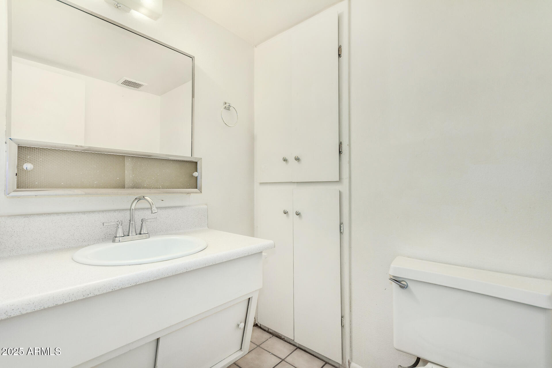 1673 W Hazelwood Street Property Photo 12