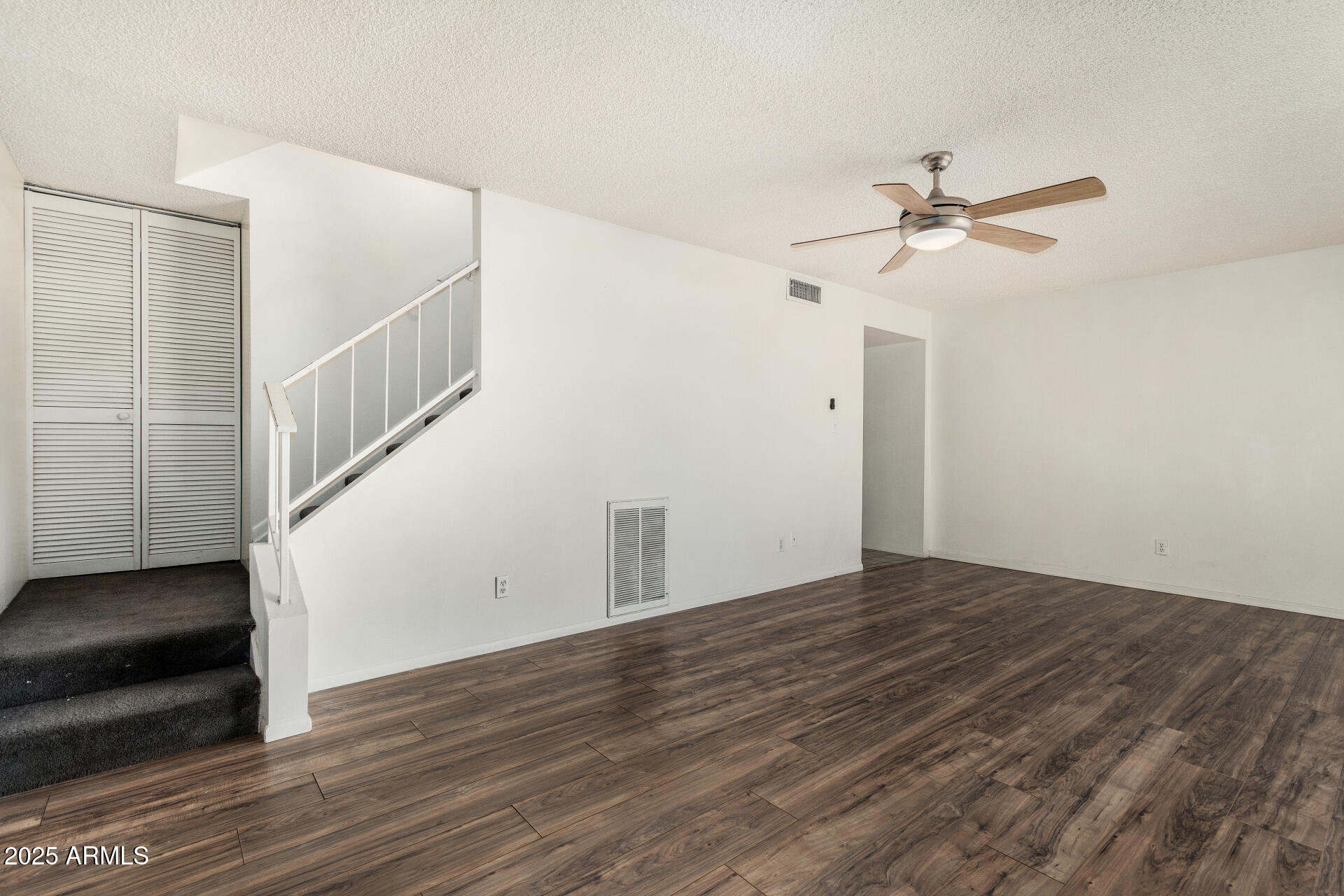 1673 W Hazelwood Street Property Photo 16