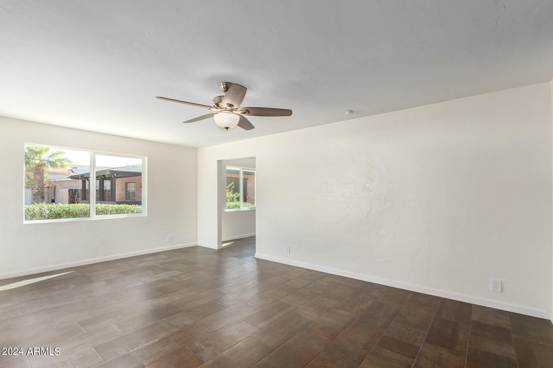 1401 E Osborn Road Property Photo 5