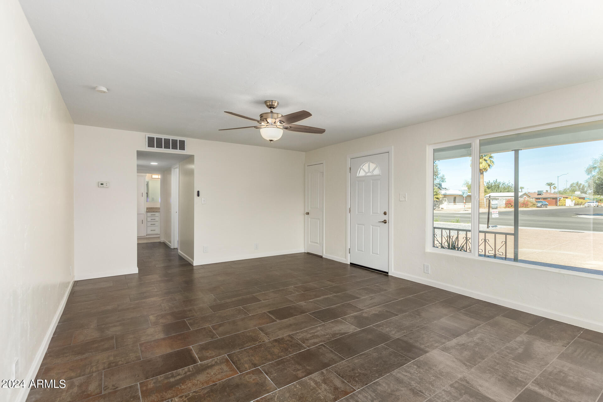 1401 E Osborn Road Property Photo 6