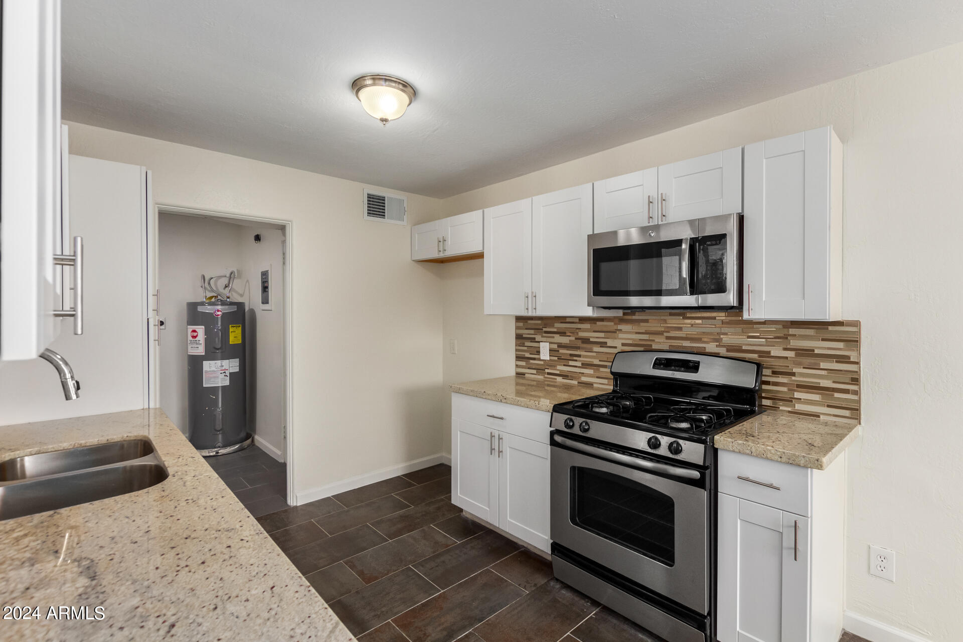 1401 E Osborn Road Property Photo 12