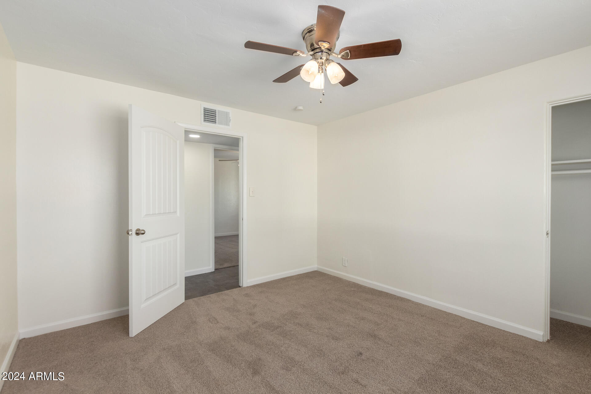 1401 E Osborn Road Property Photo 15