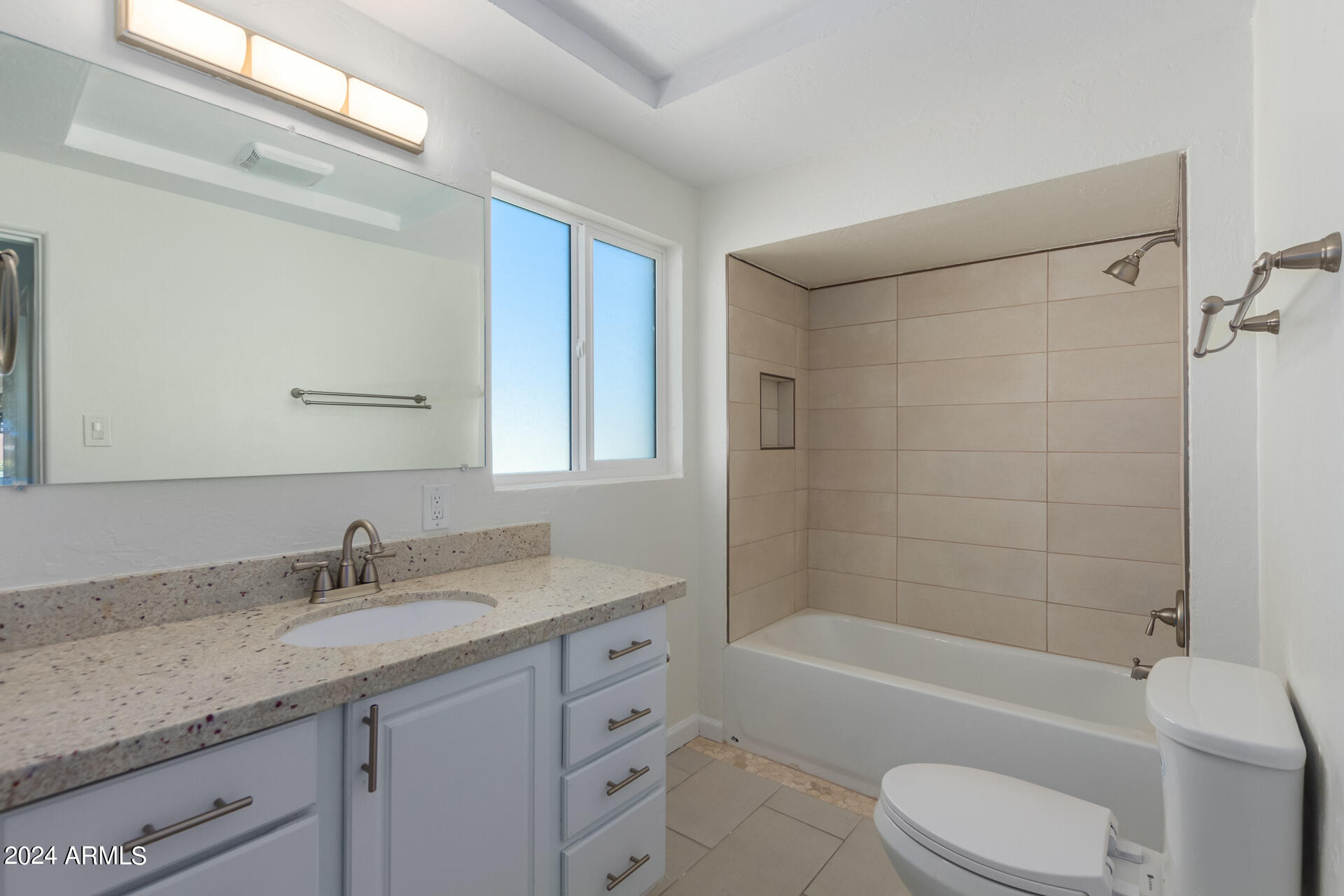1401 E Osborn Road Property Photo 16