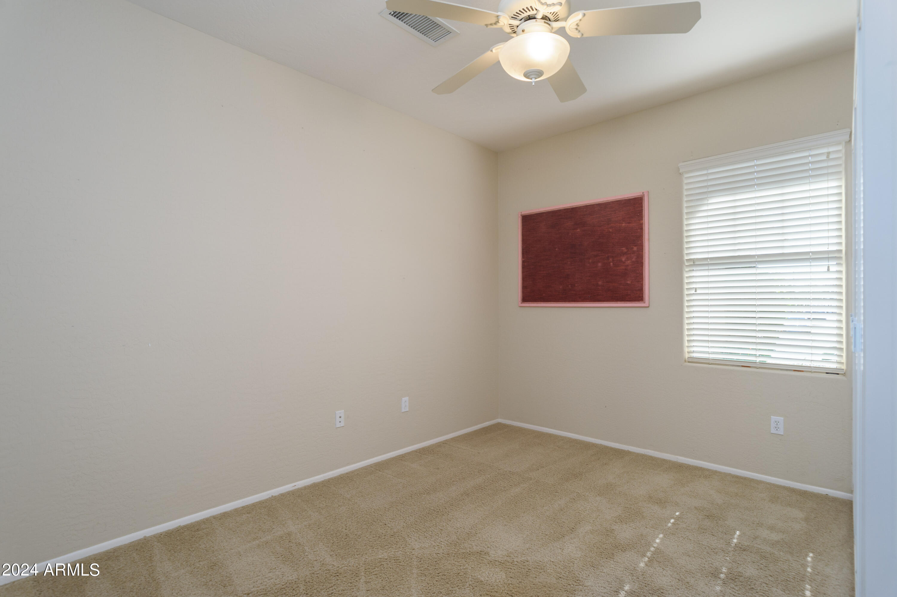 17626 W Calistoga Drive Property Photo 15