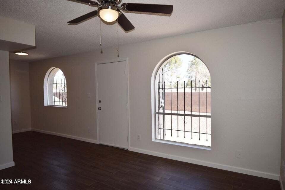 9222 N 35th Avenue Property Photo 3