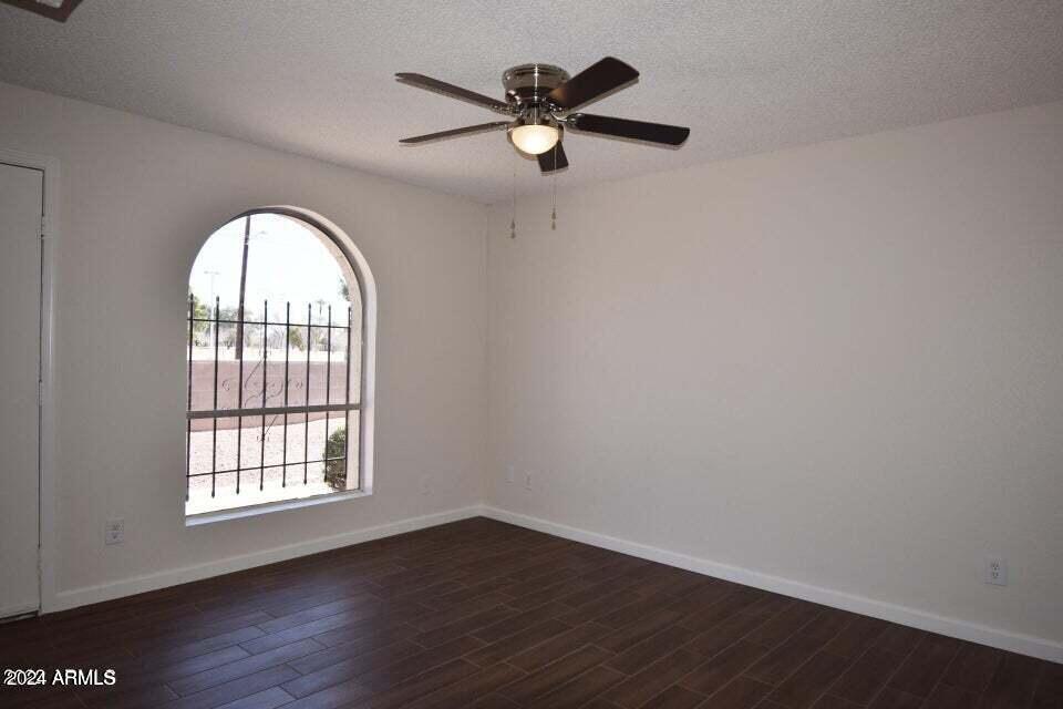 9222 N 35th Avenue Property Photo 9