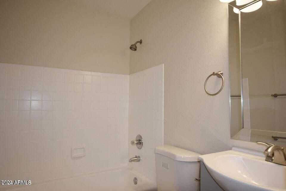 9222 N 35th Avenue Property Photo 11