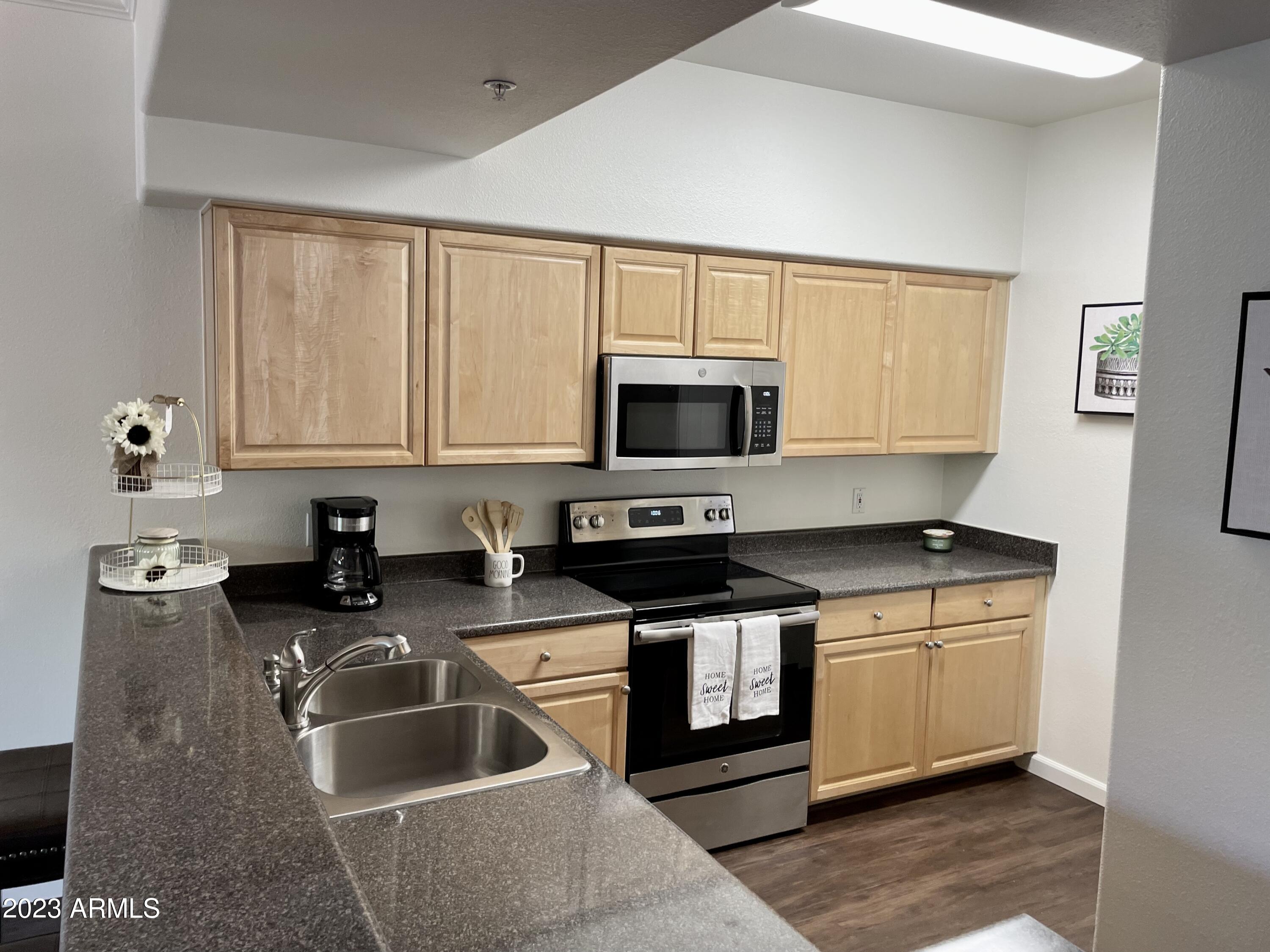 19777 N 76th Street Property Photo 4