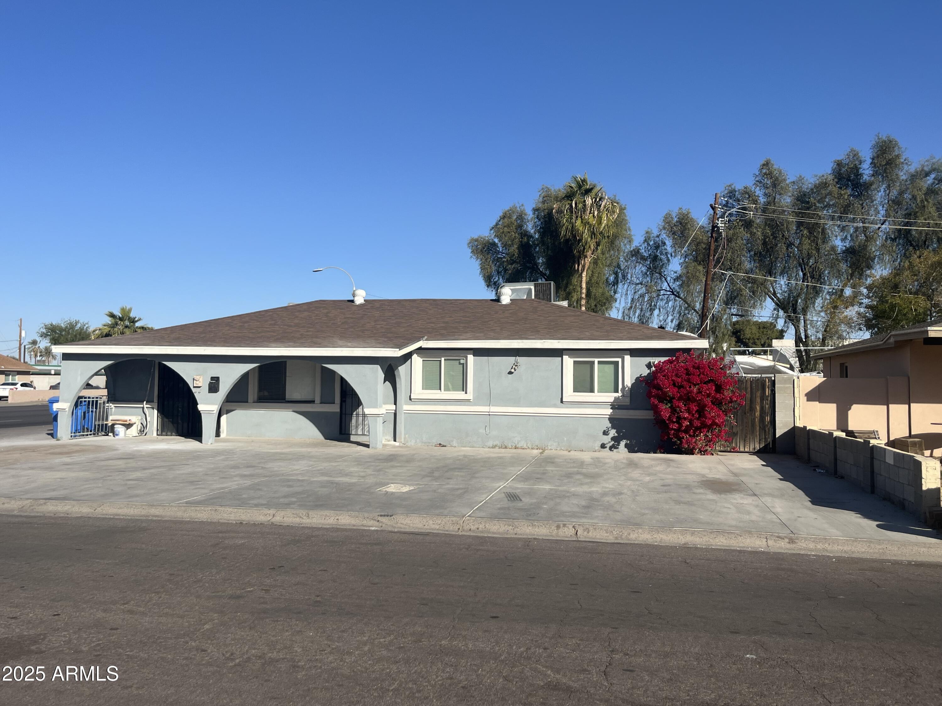 3446 W Rancho Drive Property Photo 2