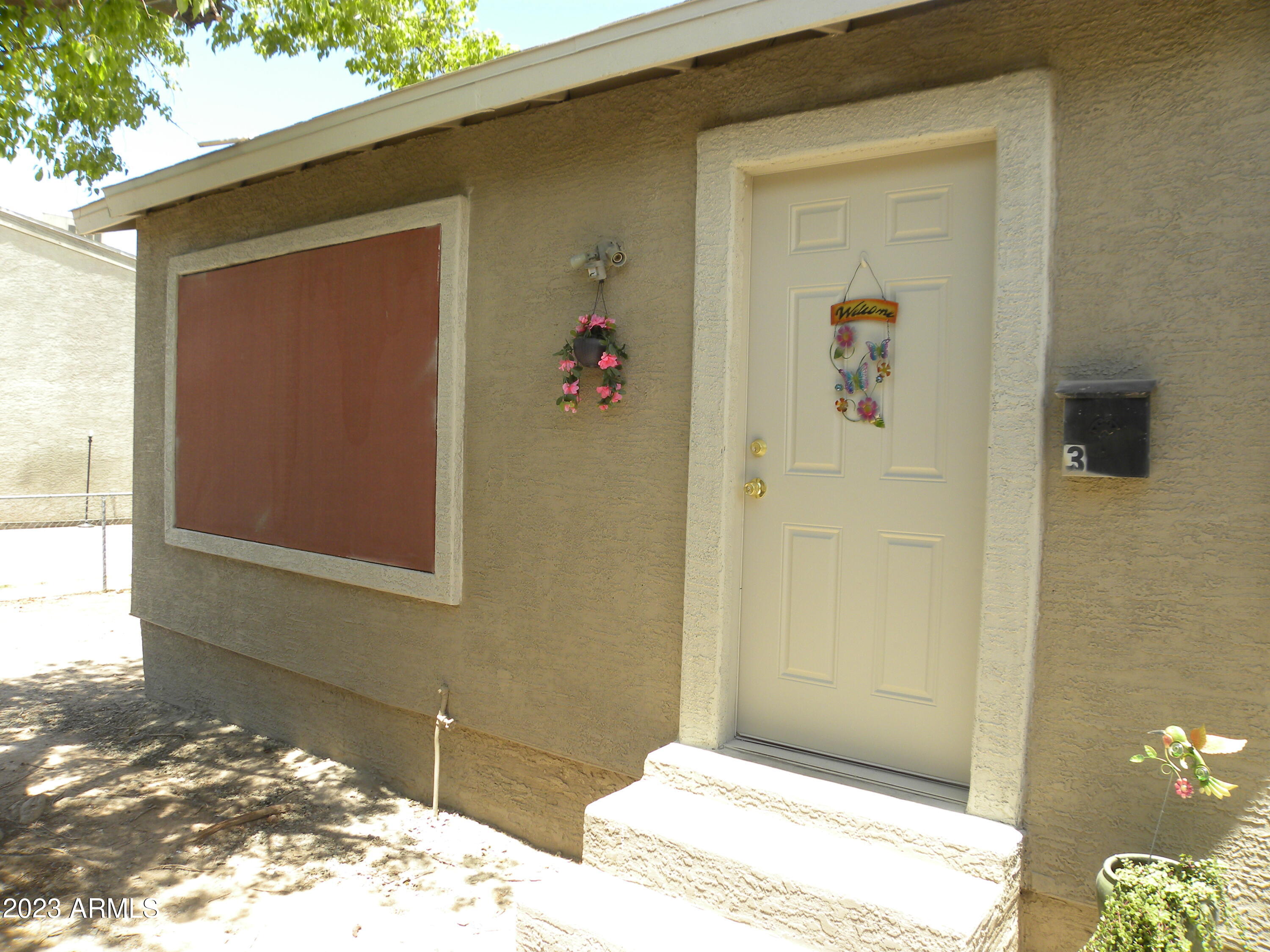1002 N 27th Place Property Photo 1