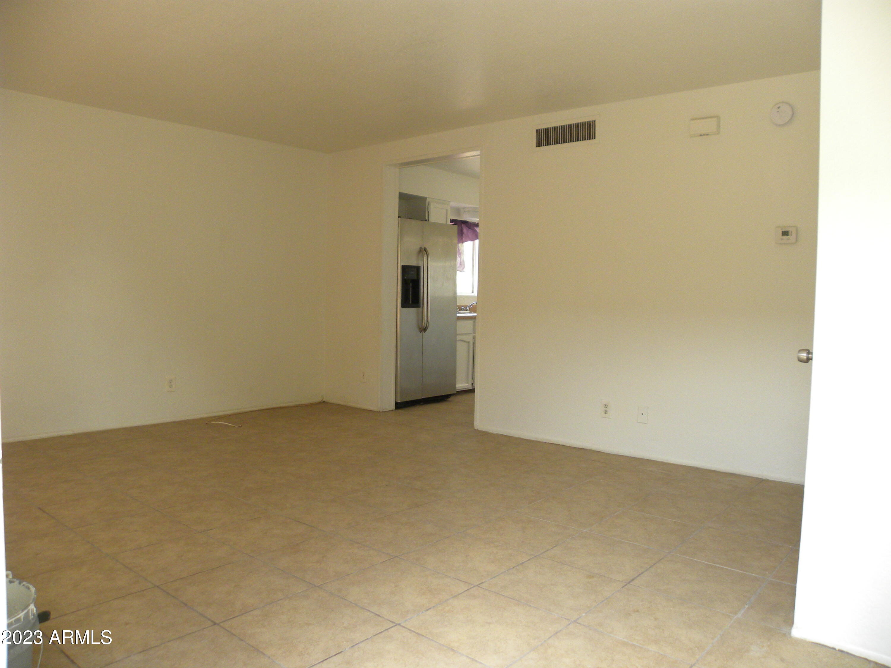 1002 N 27th Place Property Photo 2