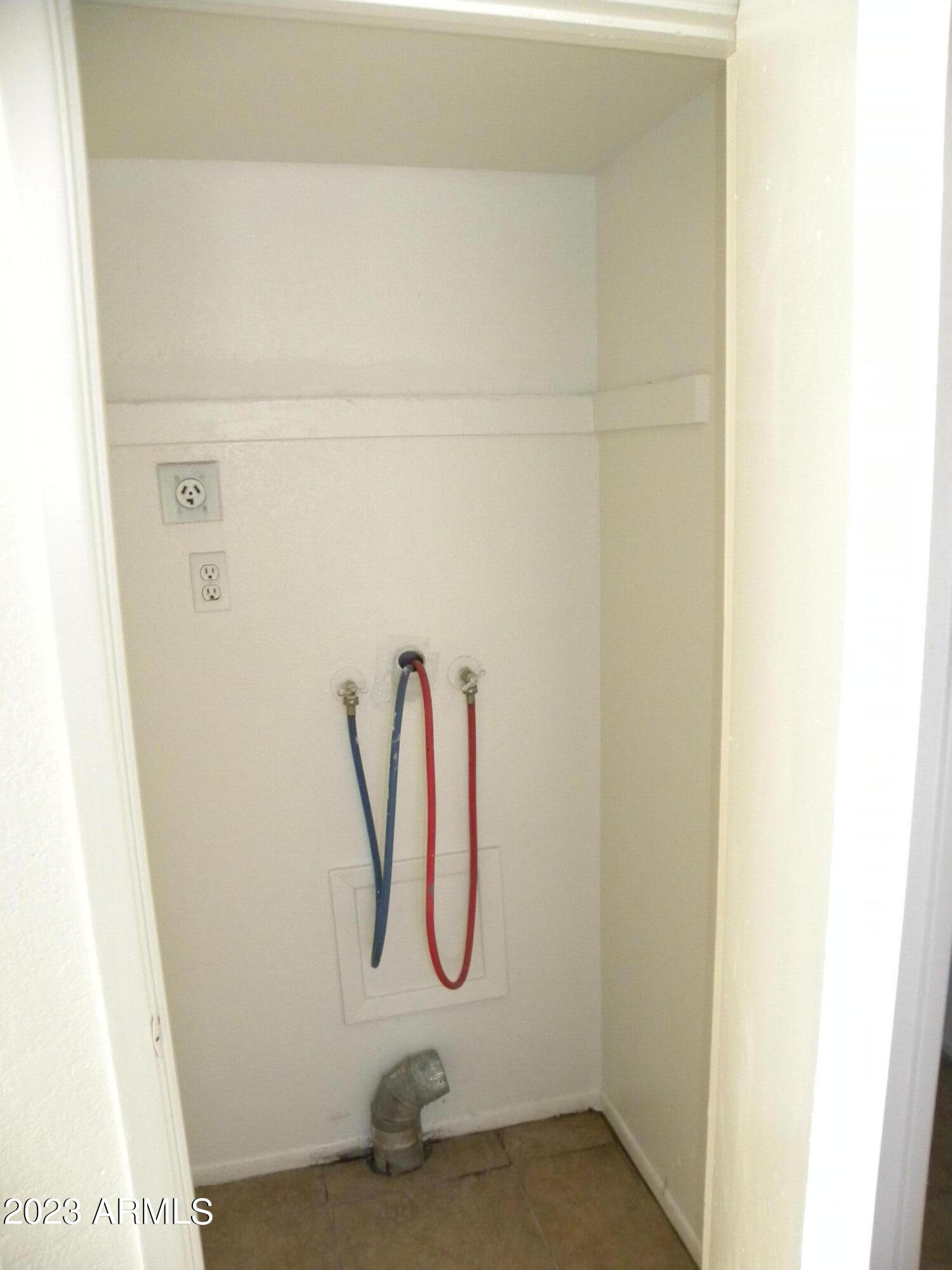 1002 N 27th Place Property Photo 7