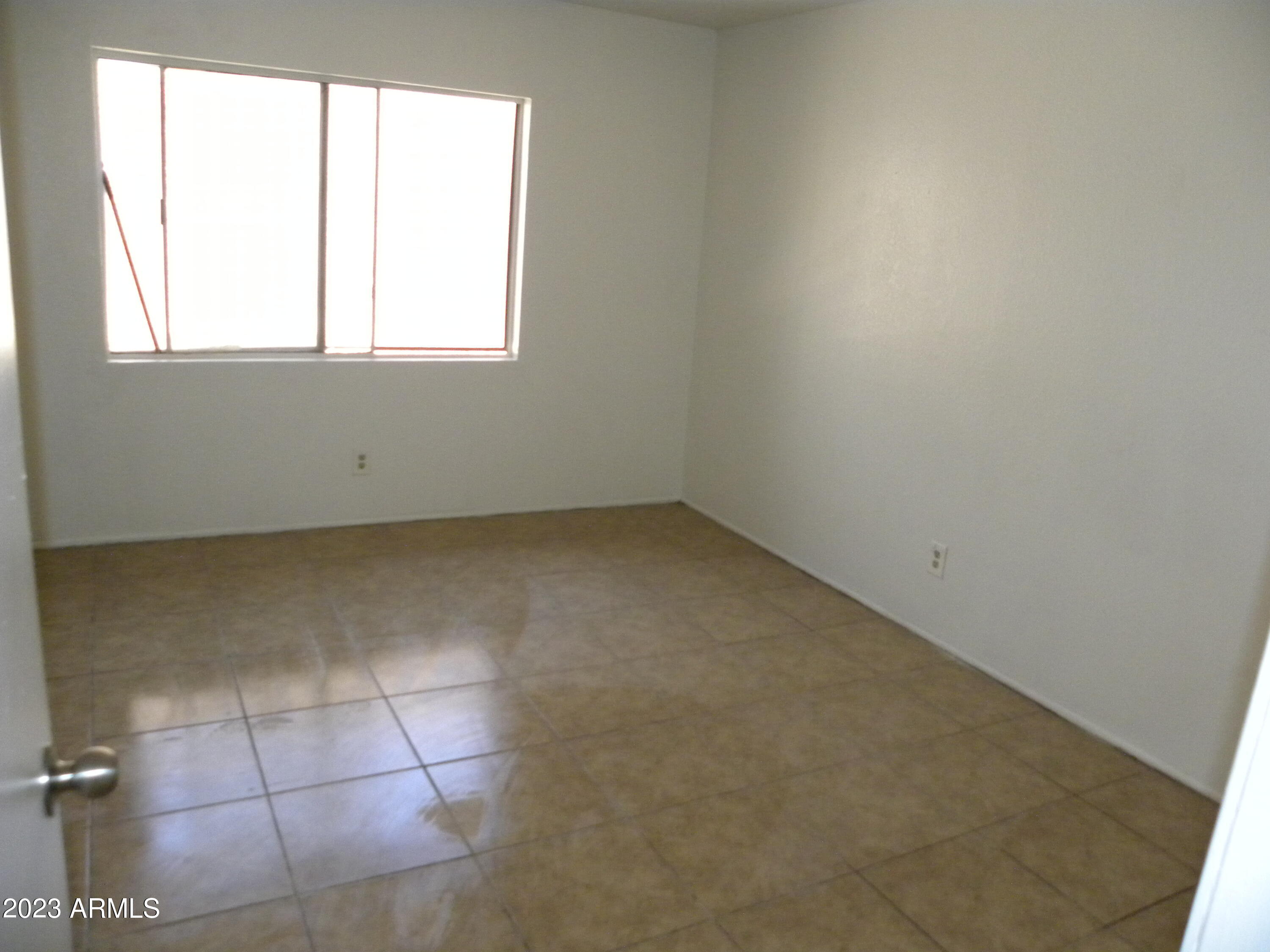 1002 N 27th Place Property Photo 12