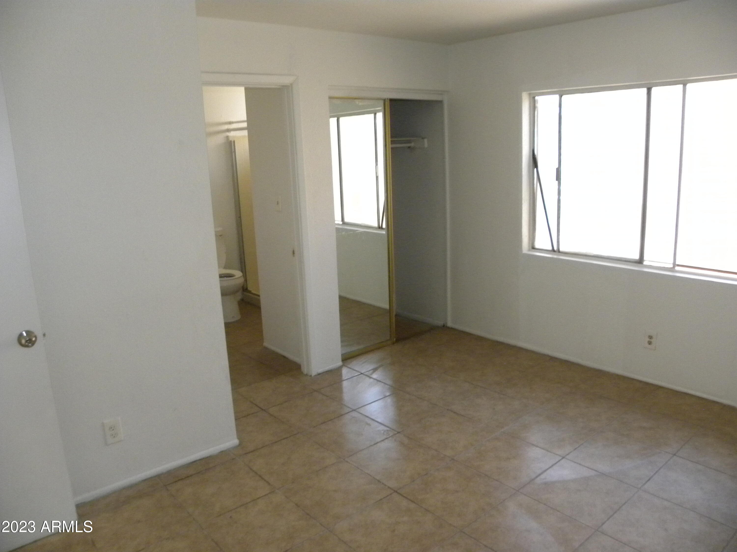 1002 N 27th Place Property Photo 13