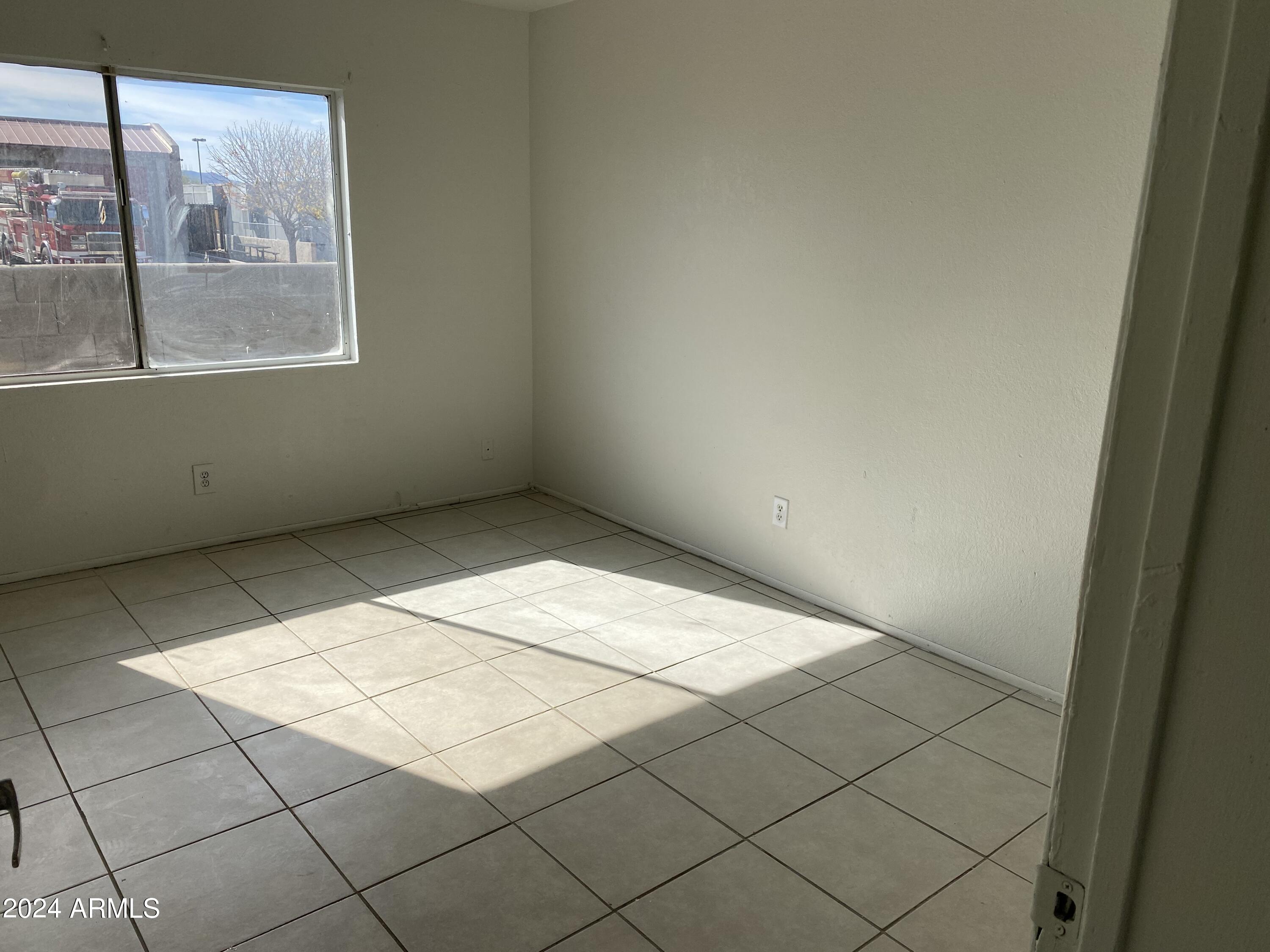 1002 N 27th Place Property Photo 32