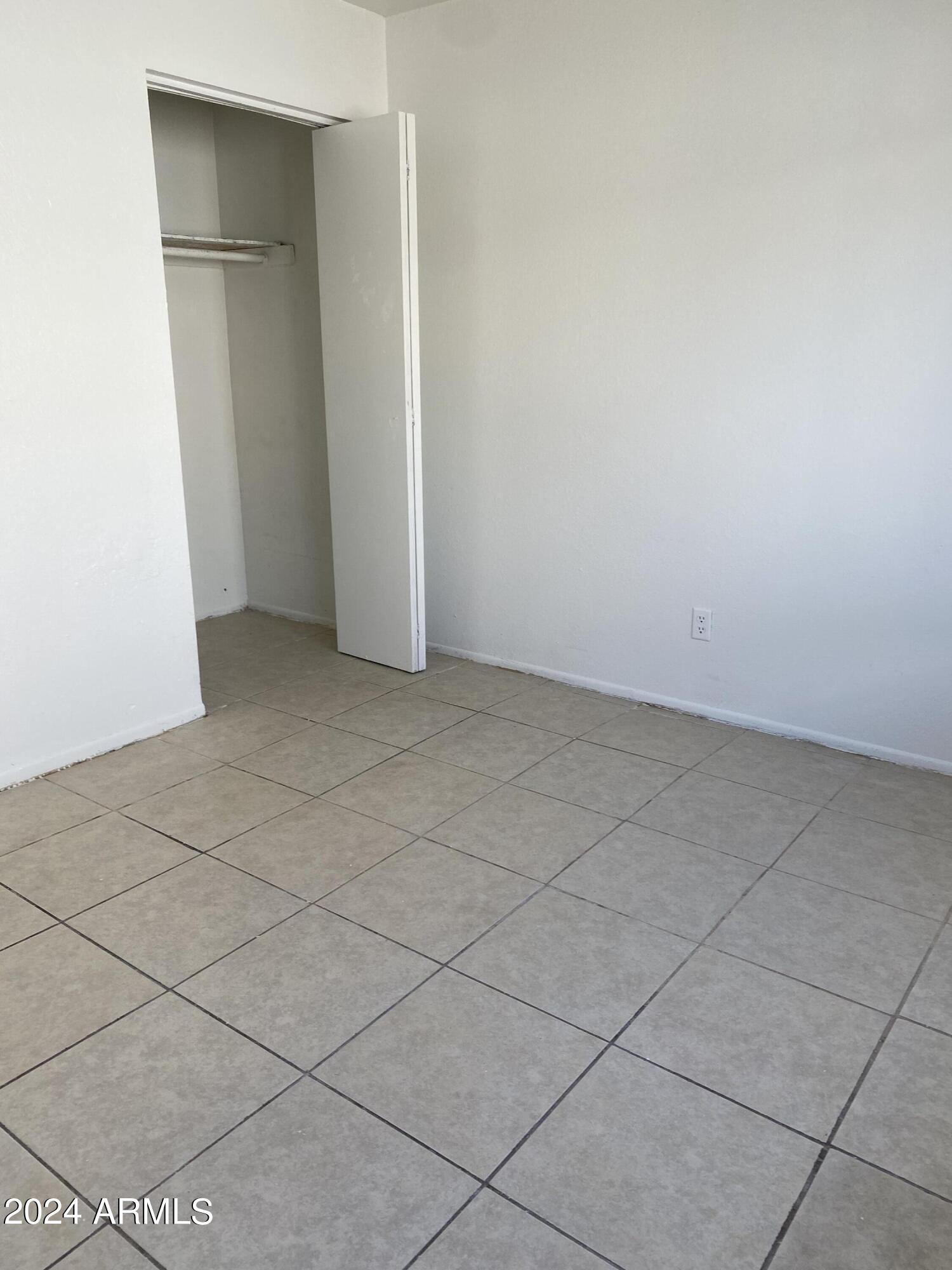 1002 N 27th Place Property Photo 33