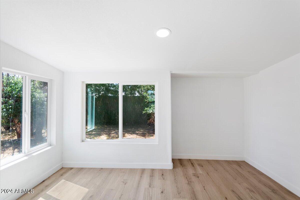 520 S Macdonald Property Photo 16