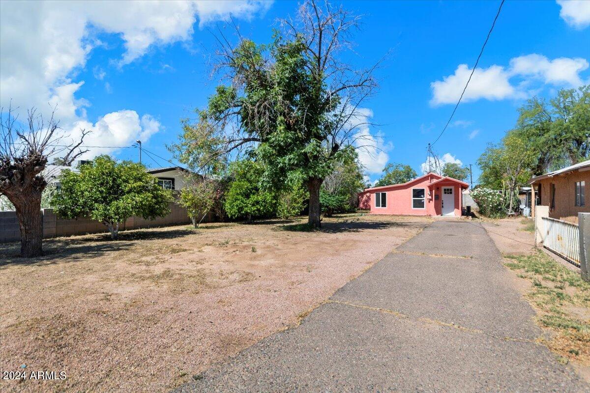 520 S Macdonald Property Photo 24