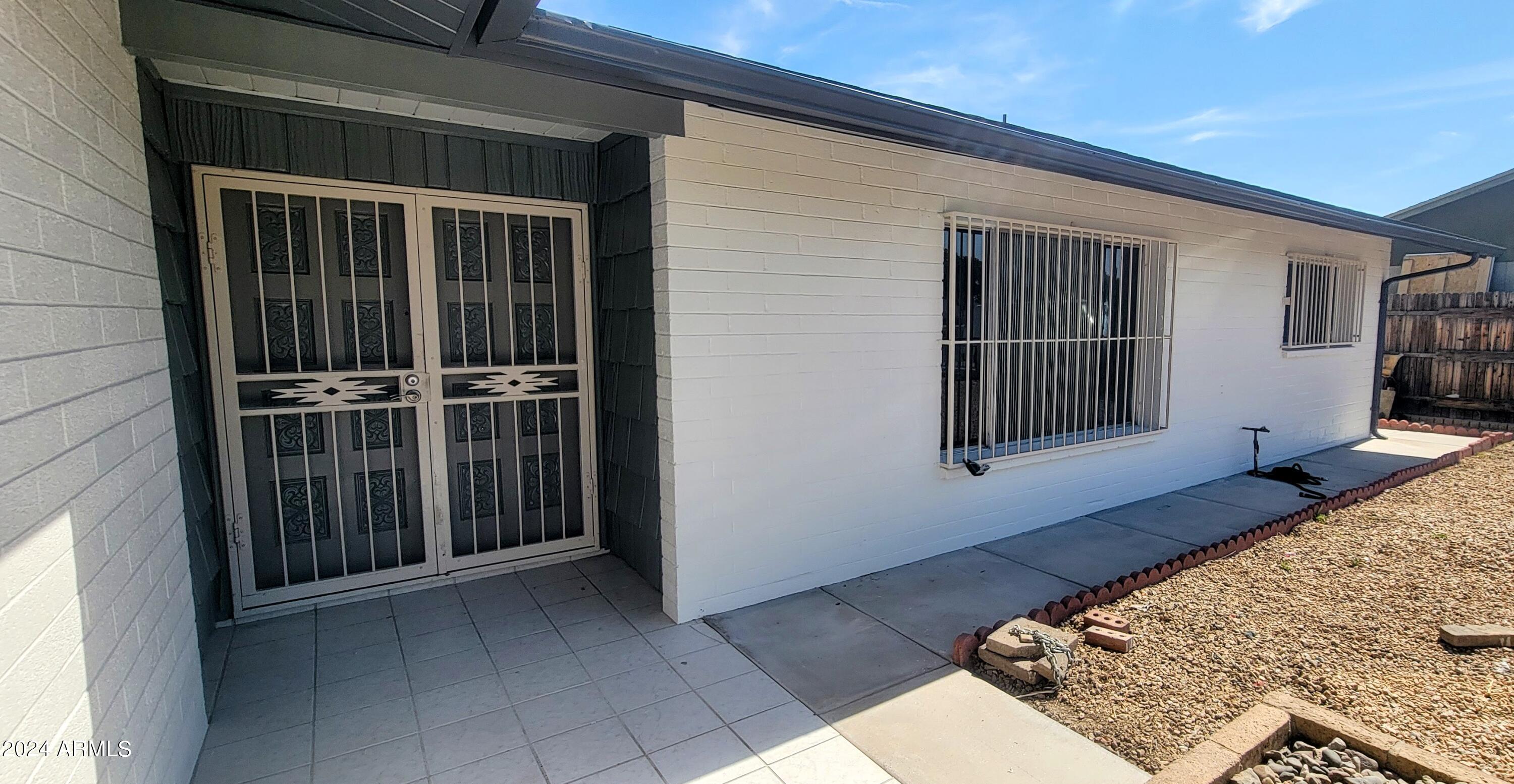 4729 W Orangewood Avenue Property Photo 2