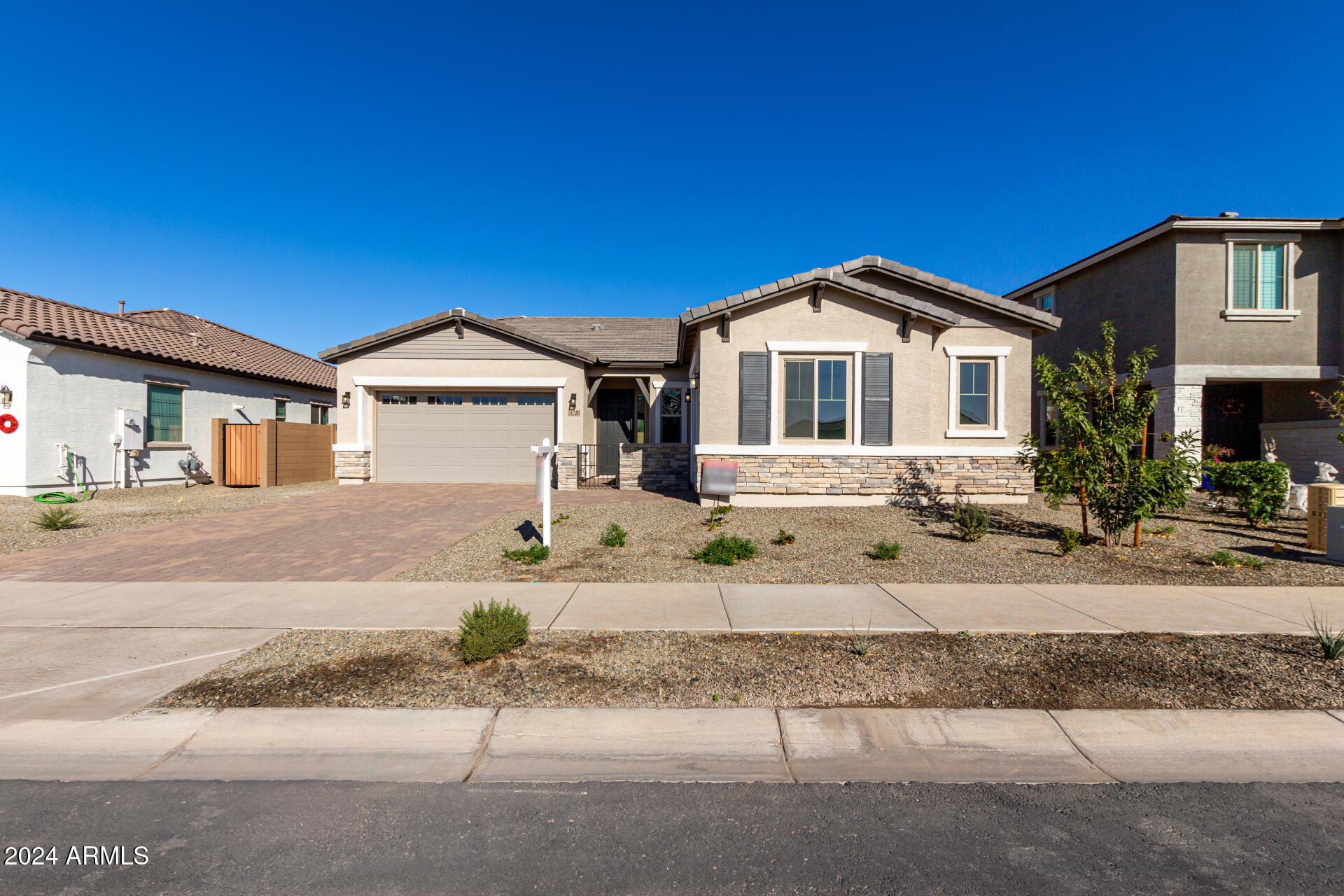 21726 E Lords Way Property Photo 1