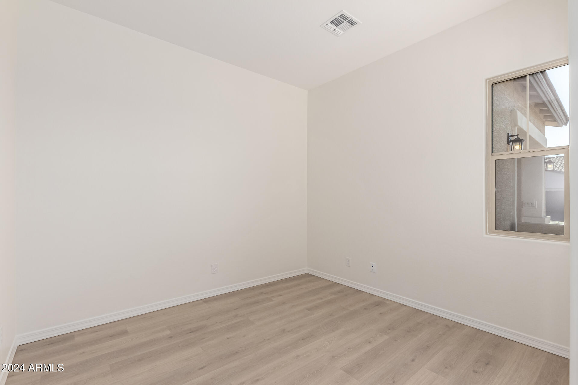 21726 E Lords Way Property Photo 10