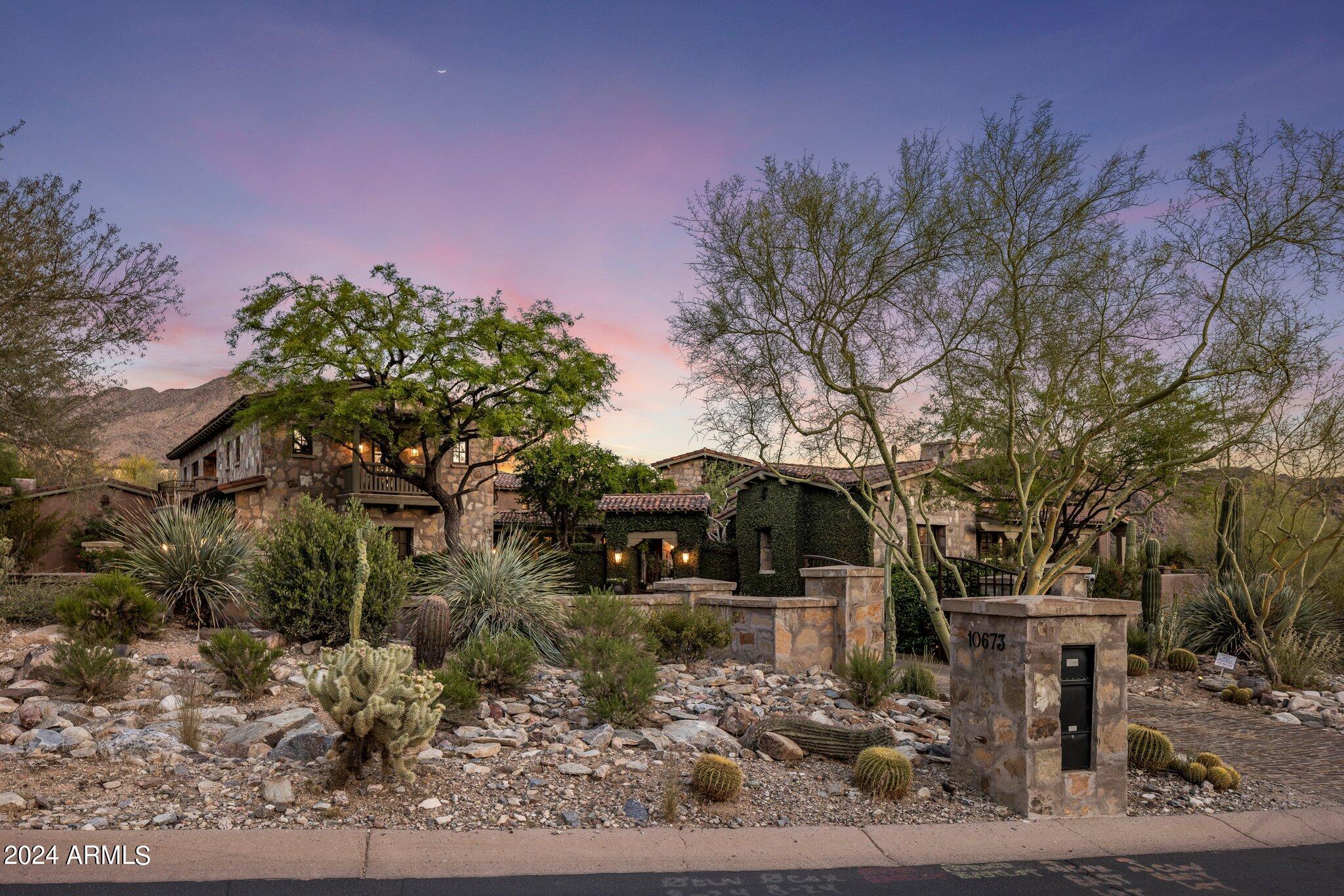 10673 E Wingspan Way Property Photo 2