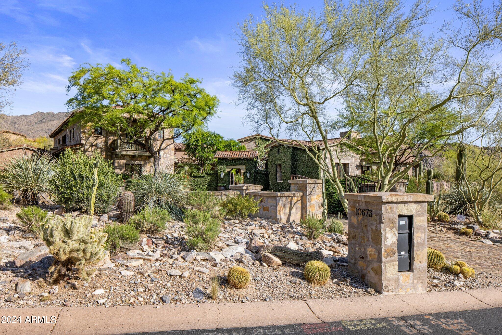 10673 E Wingspan Way Property Photo 3