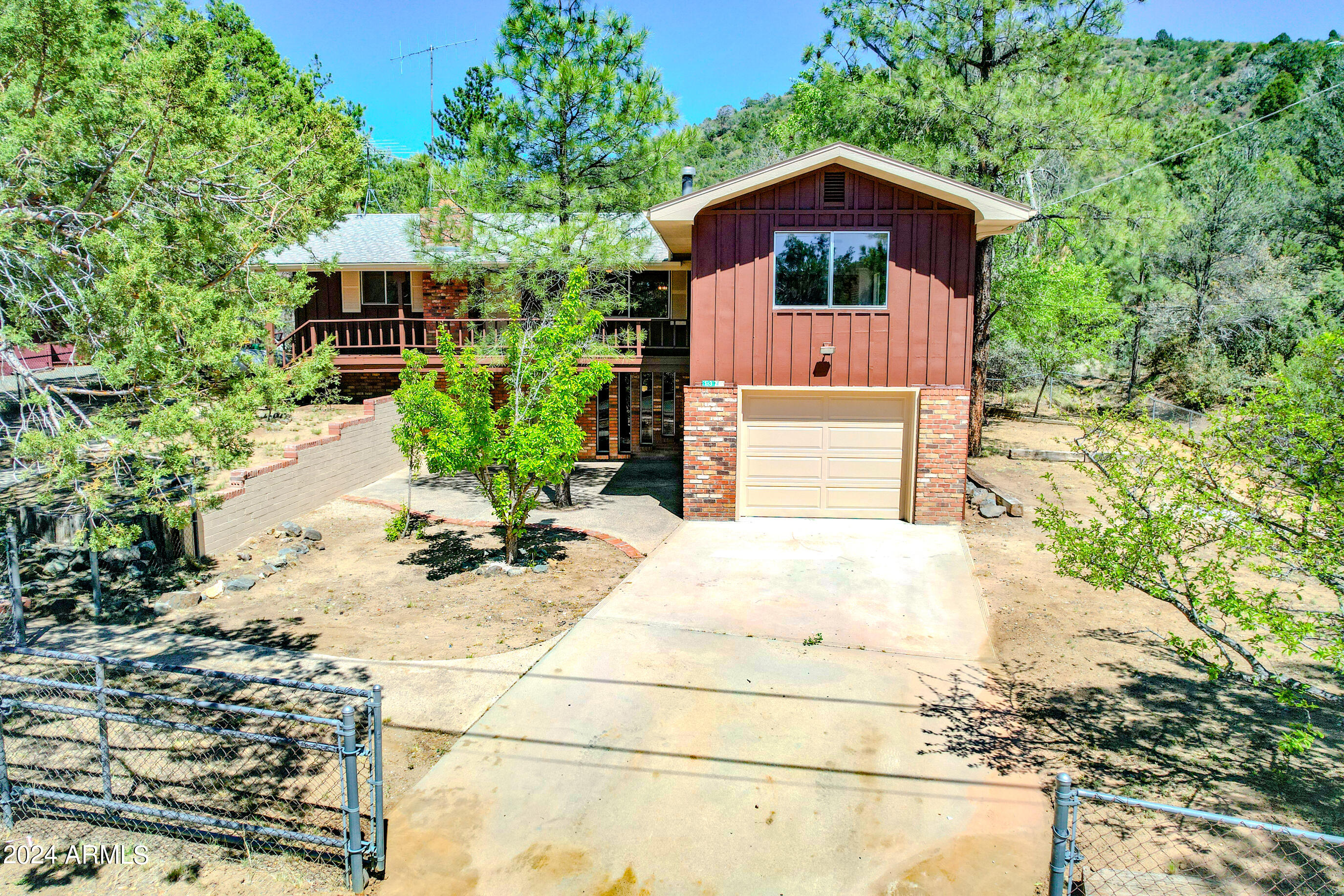 1373 E Pine Ridge Drive Property Photo 2