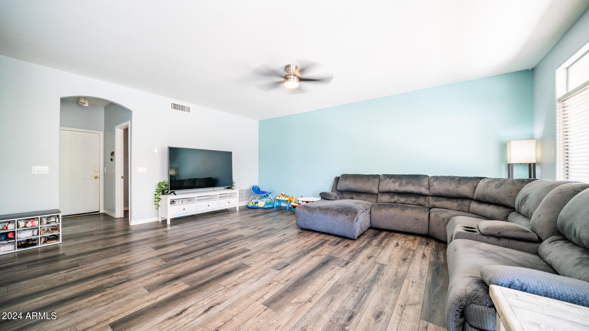 13879 W Cambridge Avenue Property Photo 8