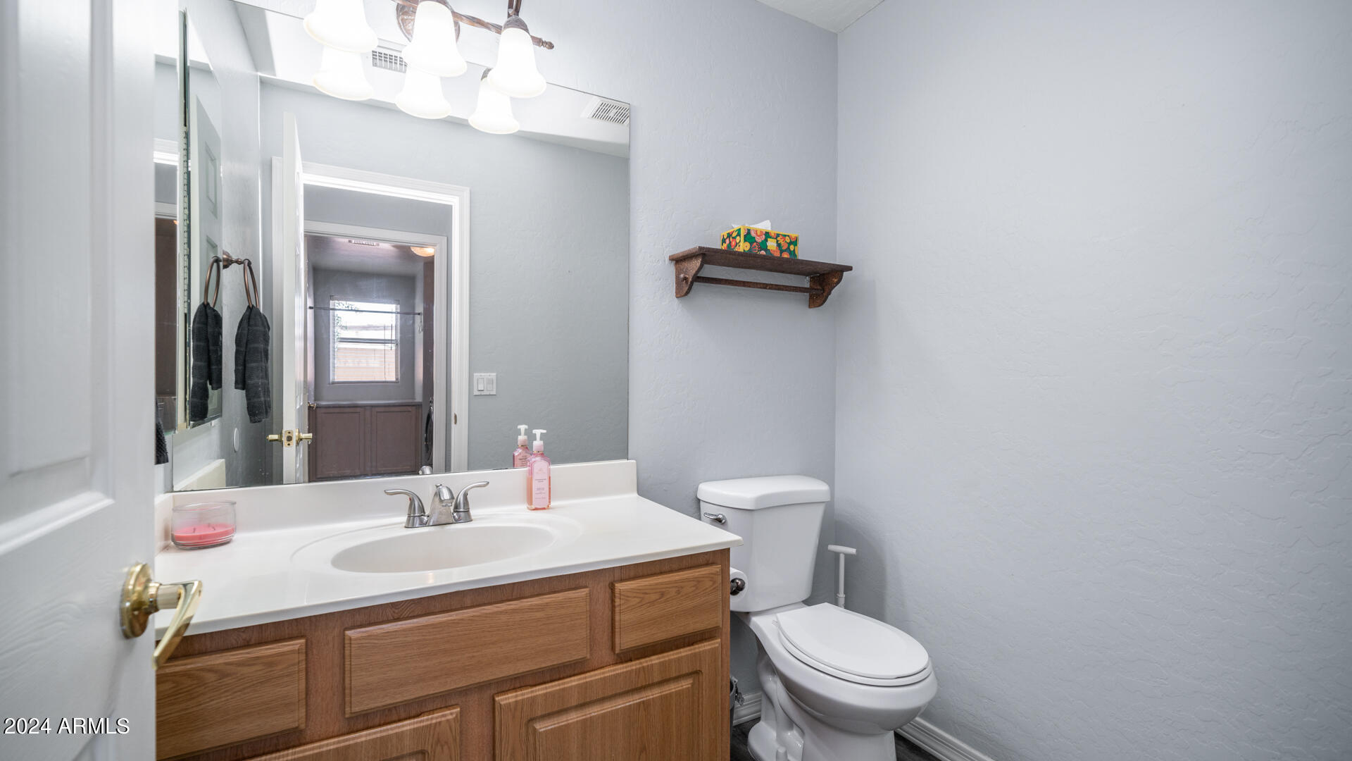 13879 W Cambridge Avenue Property Photo 9