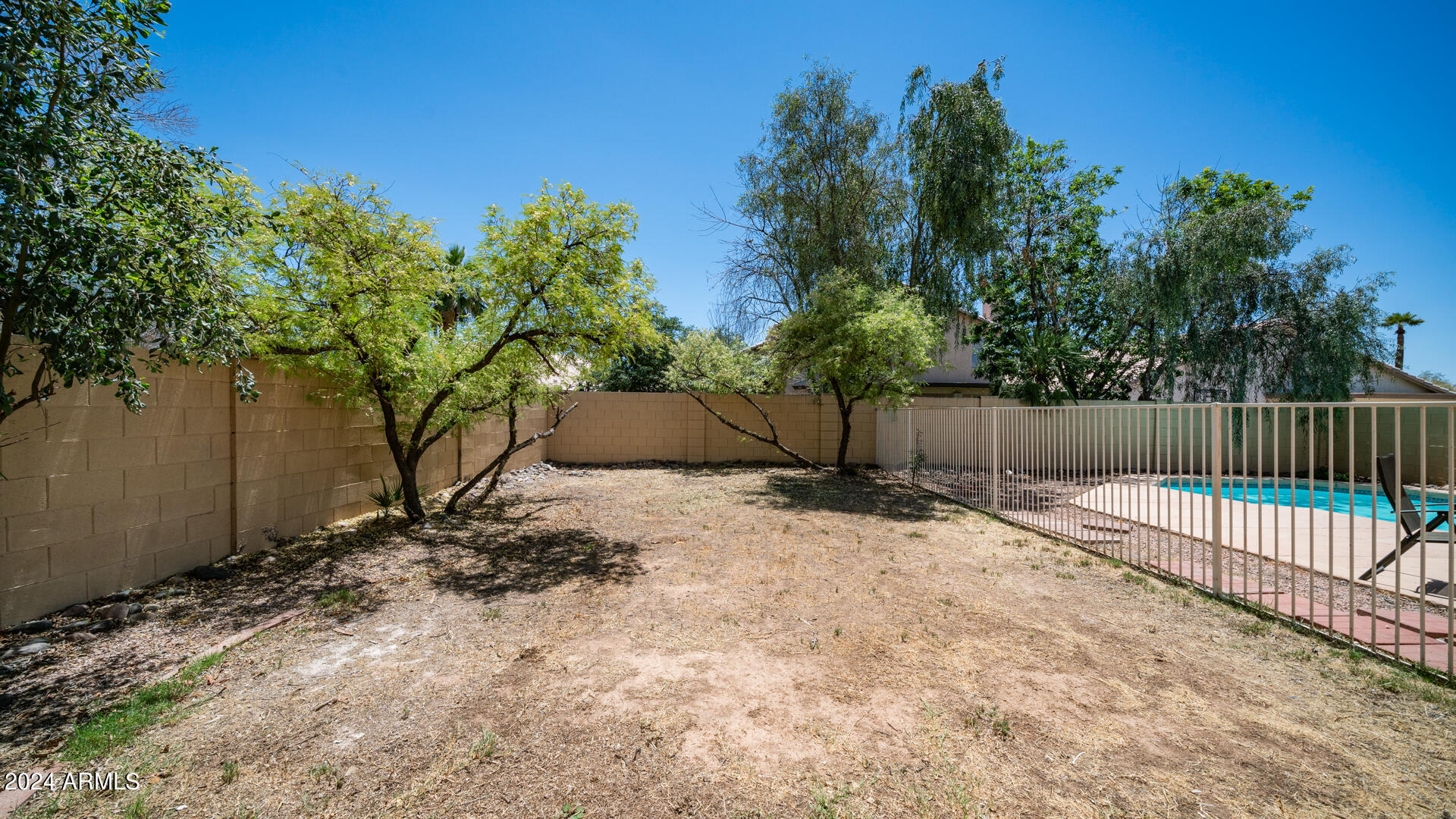 13879 W Cambridge Avenue Property Photo 27