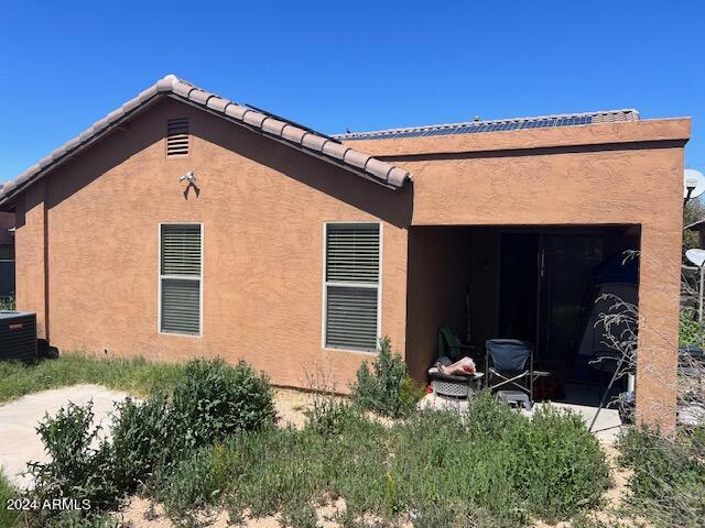 46157 W Holly Drive Property Photo 3